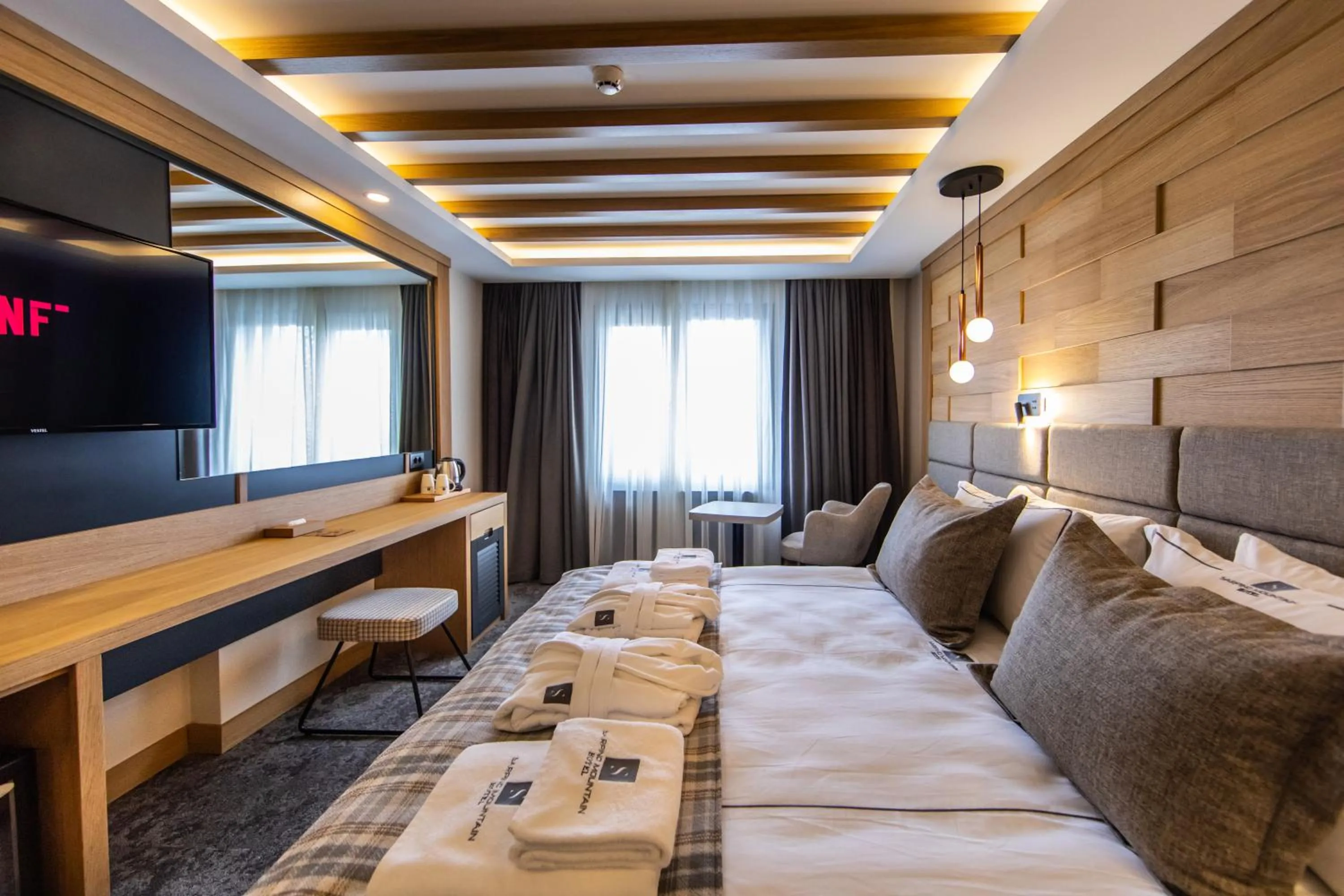 Photo of the whole room, Bed in SARPİNO MOUNTAİN HOTEL