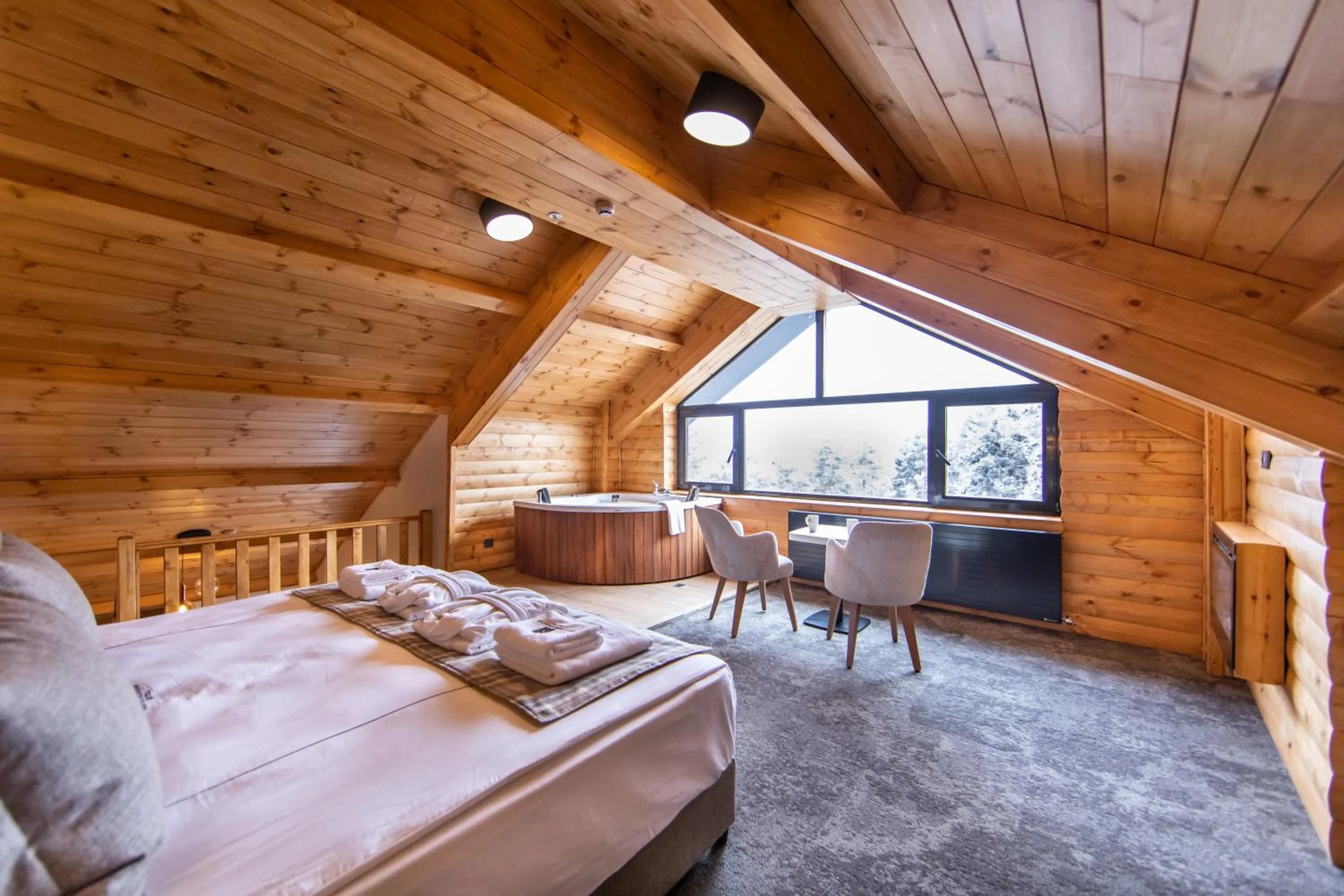 Photo of the whole room, Bed in SARPİNO MOUNTAİN HOTEL