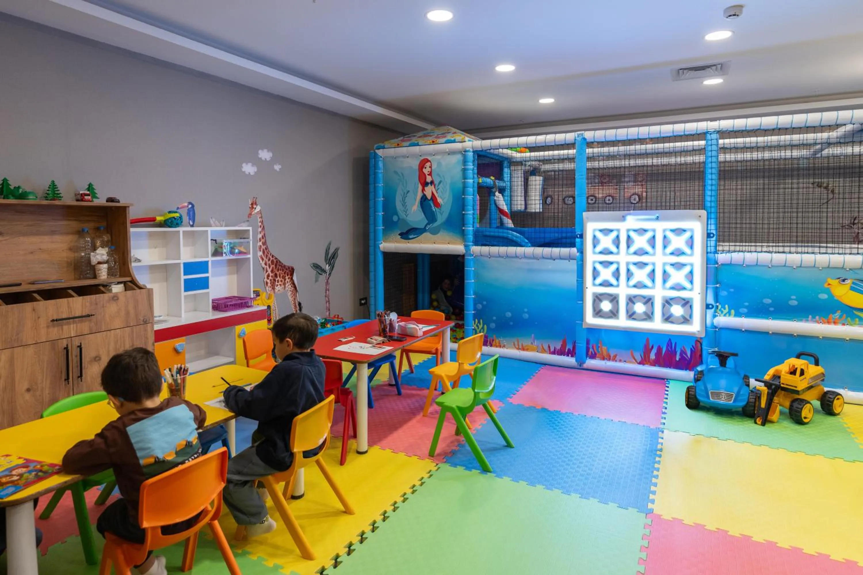 Children play ground in SARPİNO MOUNTAİN HOTEL