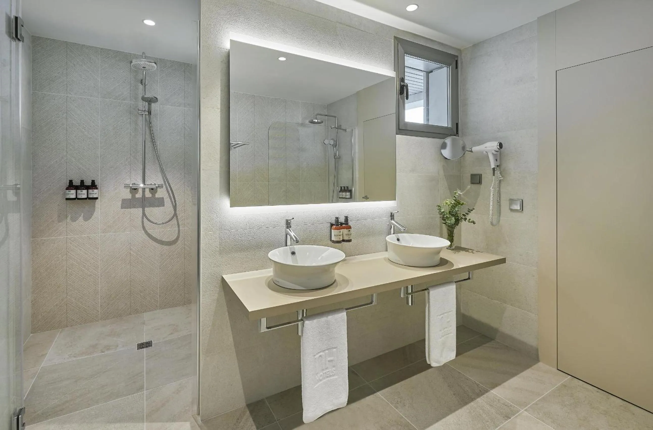 Bedroom in NH Alicante