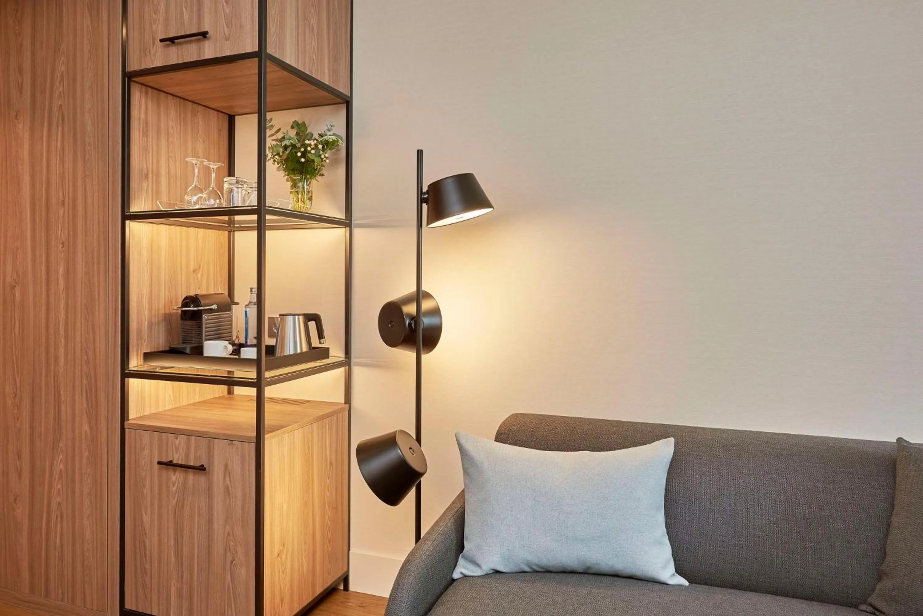 Photo of the whole room in NH Alicante