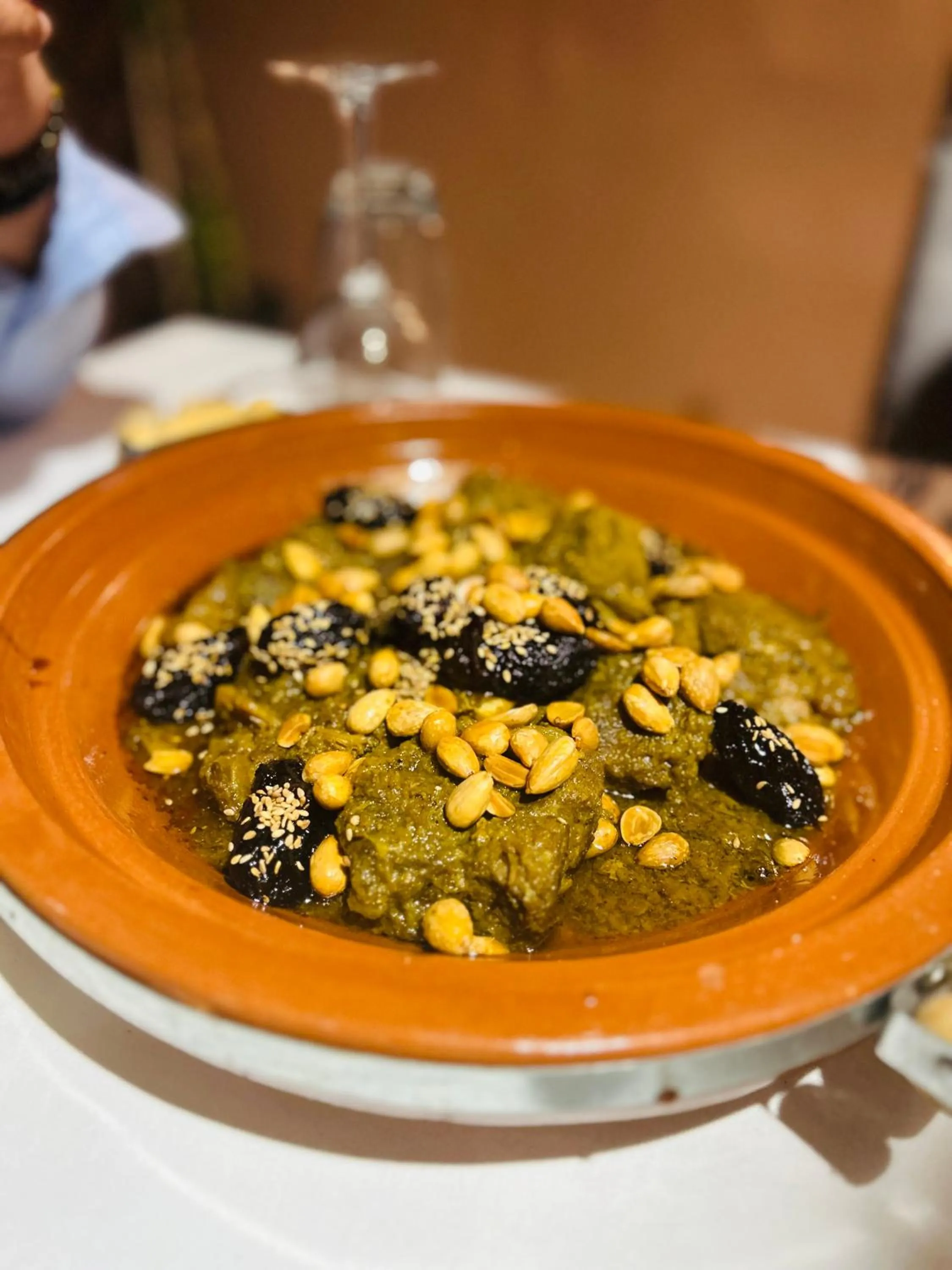 Restaurant/places to eat in Riad RIM