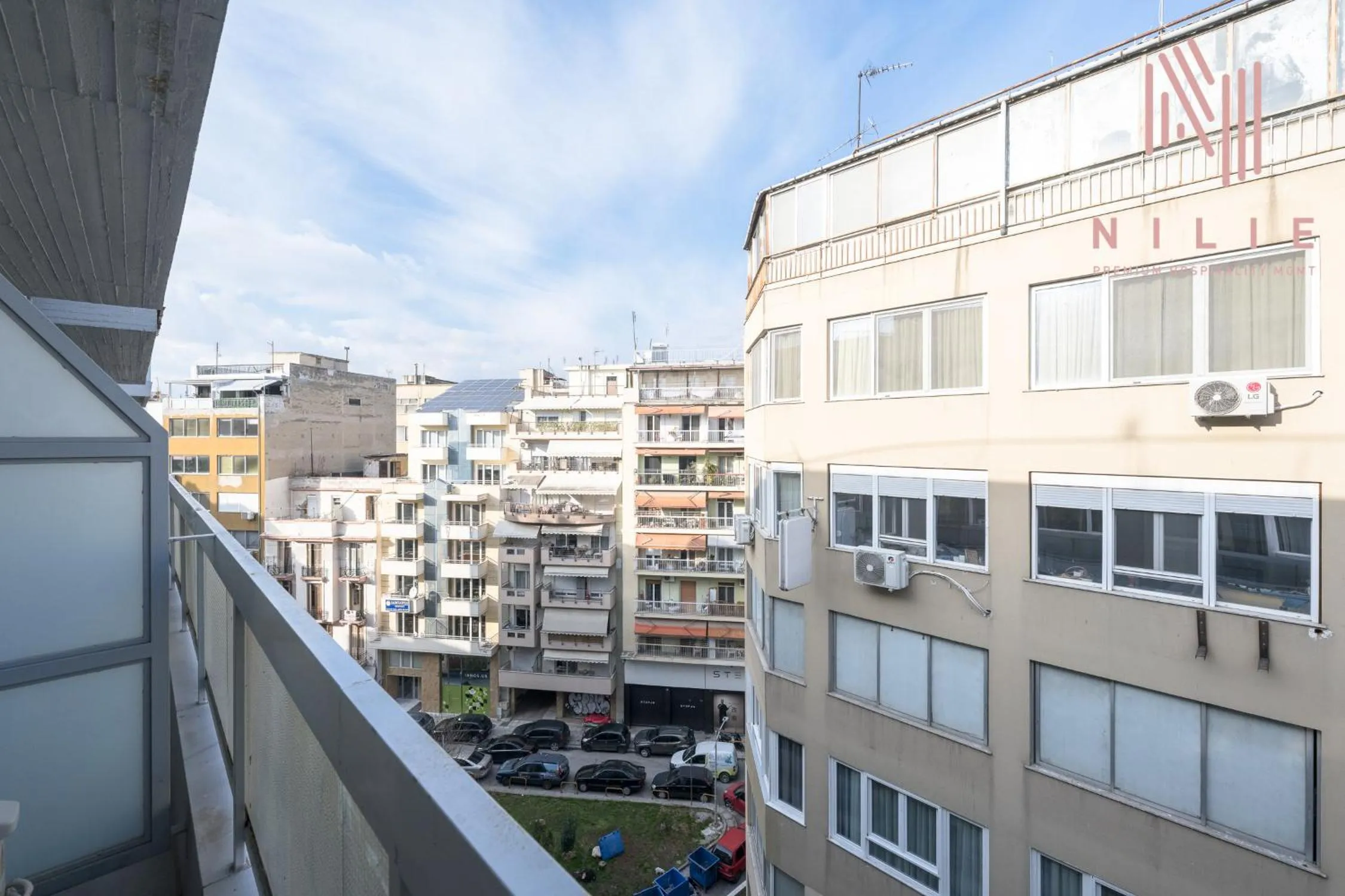 Balcony/Terrace in Big Apple, Nilie Hospitality MGMT