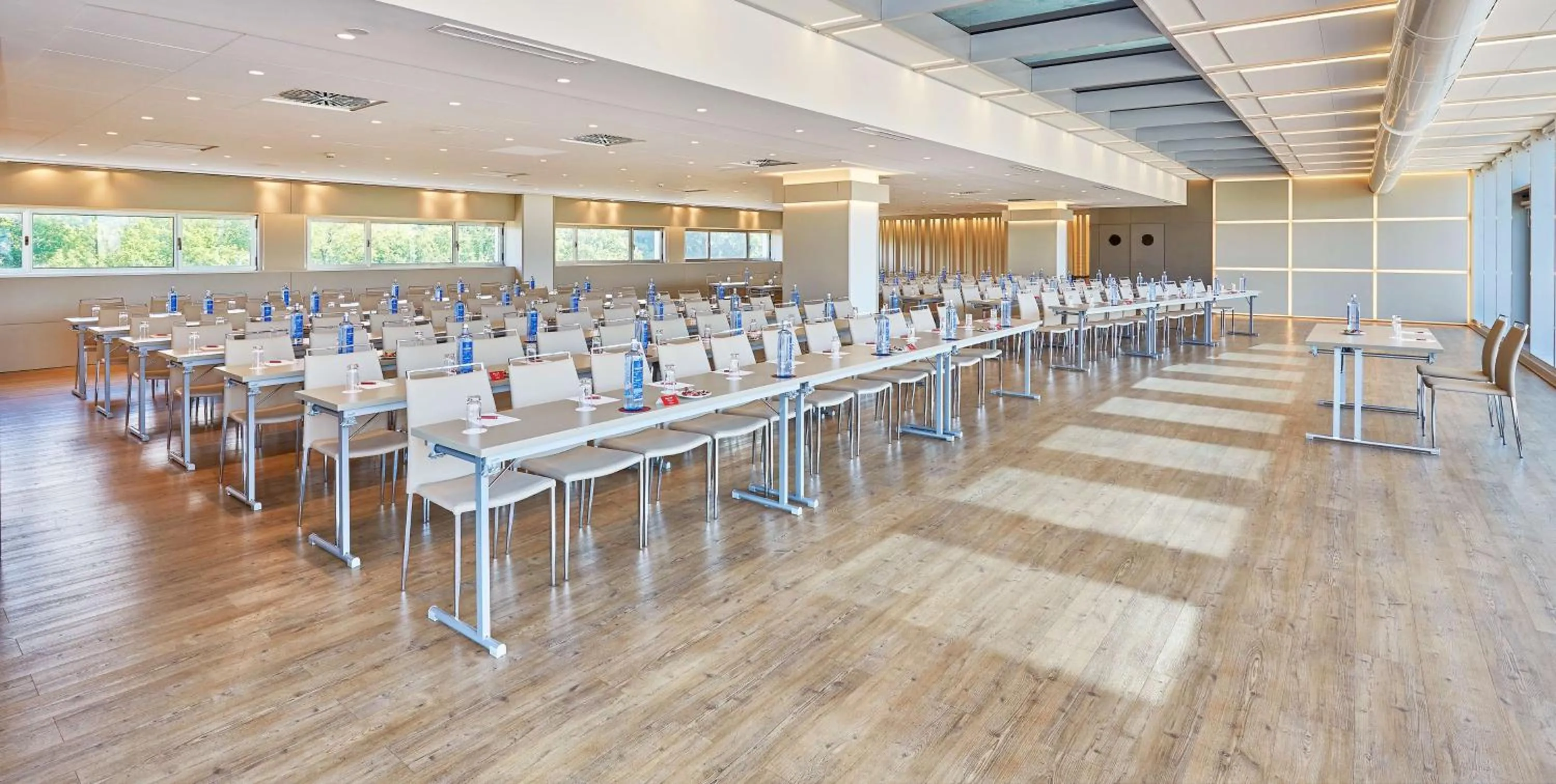 Meeting/conference room in NH Collection Santiago de Compostela