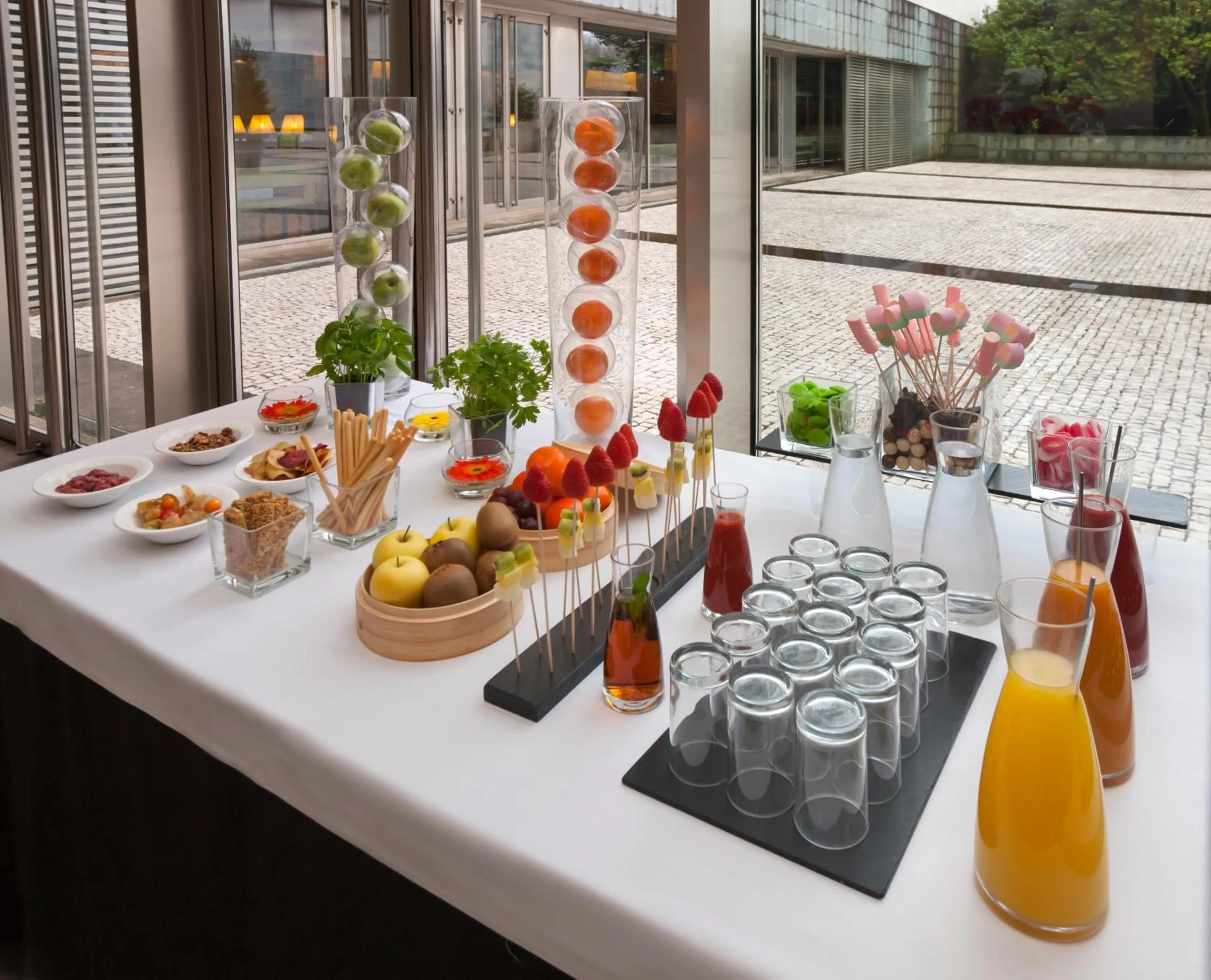 Food and drinks in NH Collection Santiago de Compostela