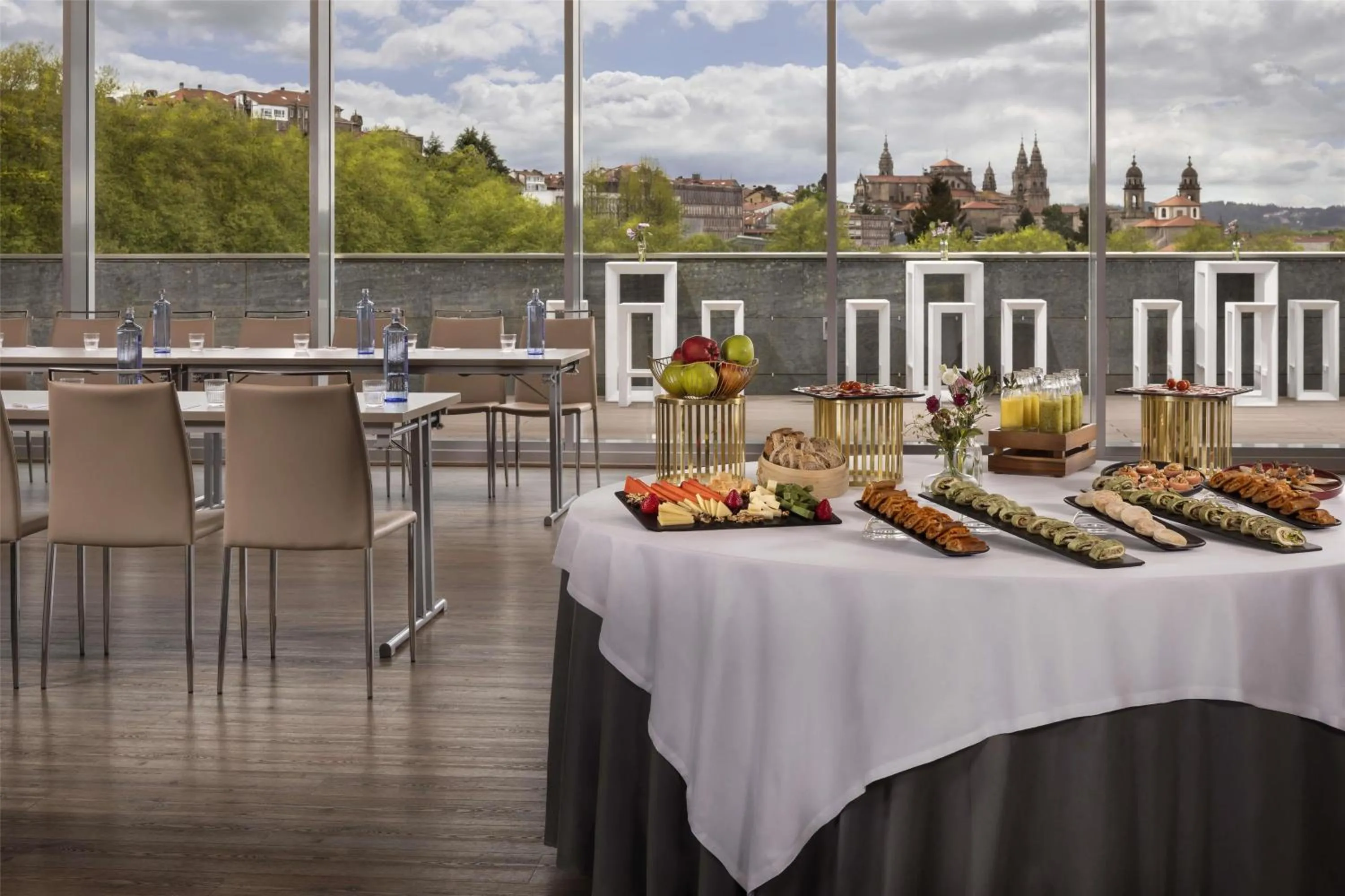 Meeting/conference room in NH Collection Santiago de Compostela