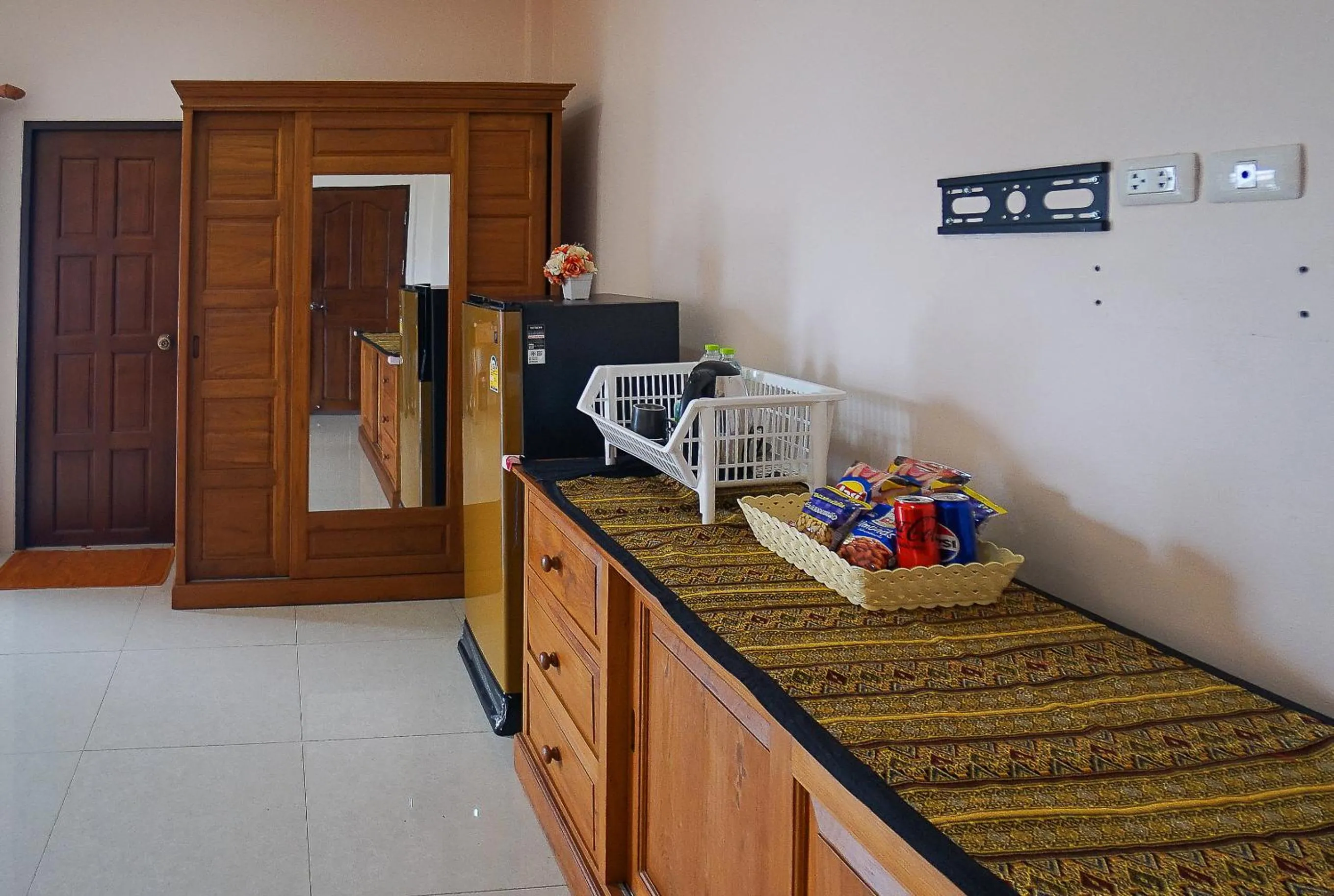 minibar in Laph Kham House