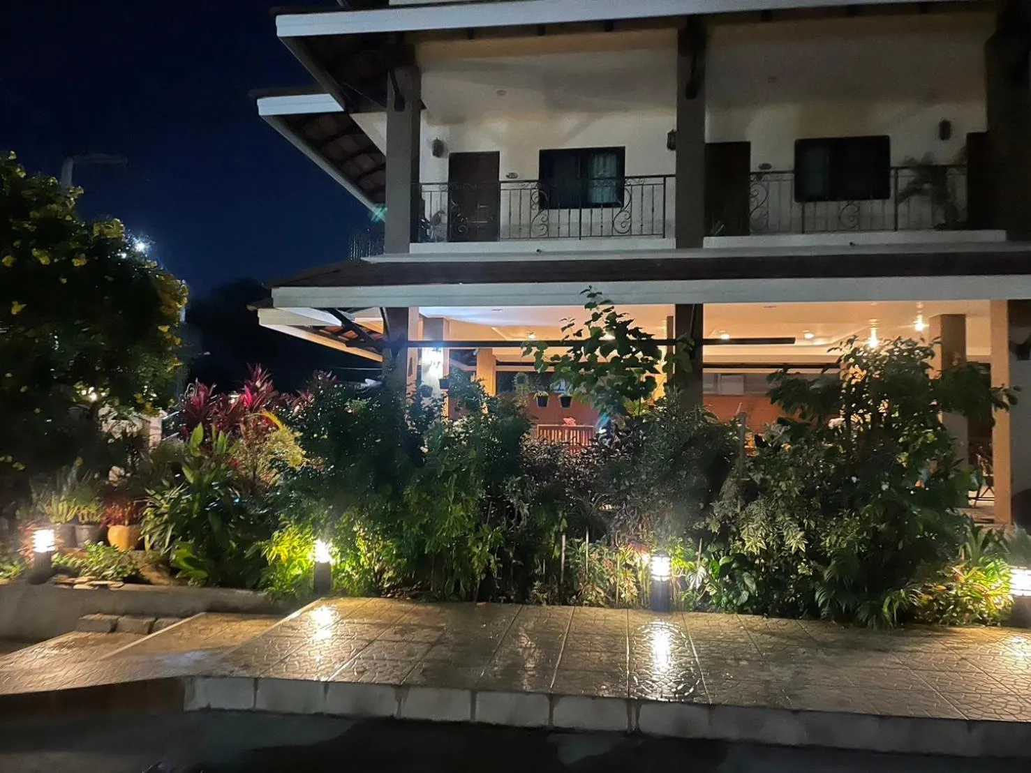 Night in Laph Kham House