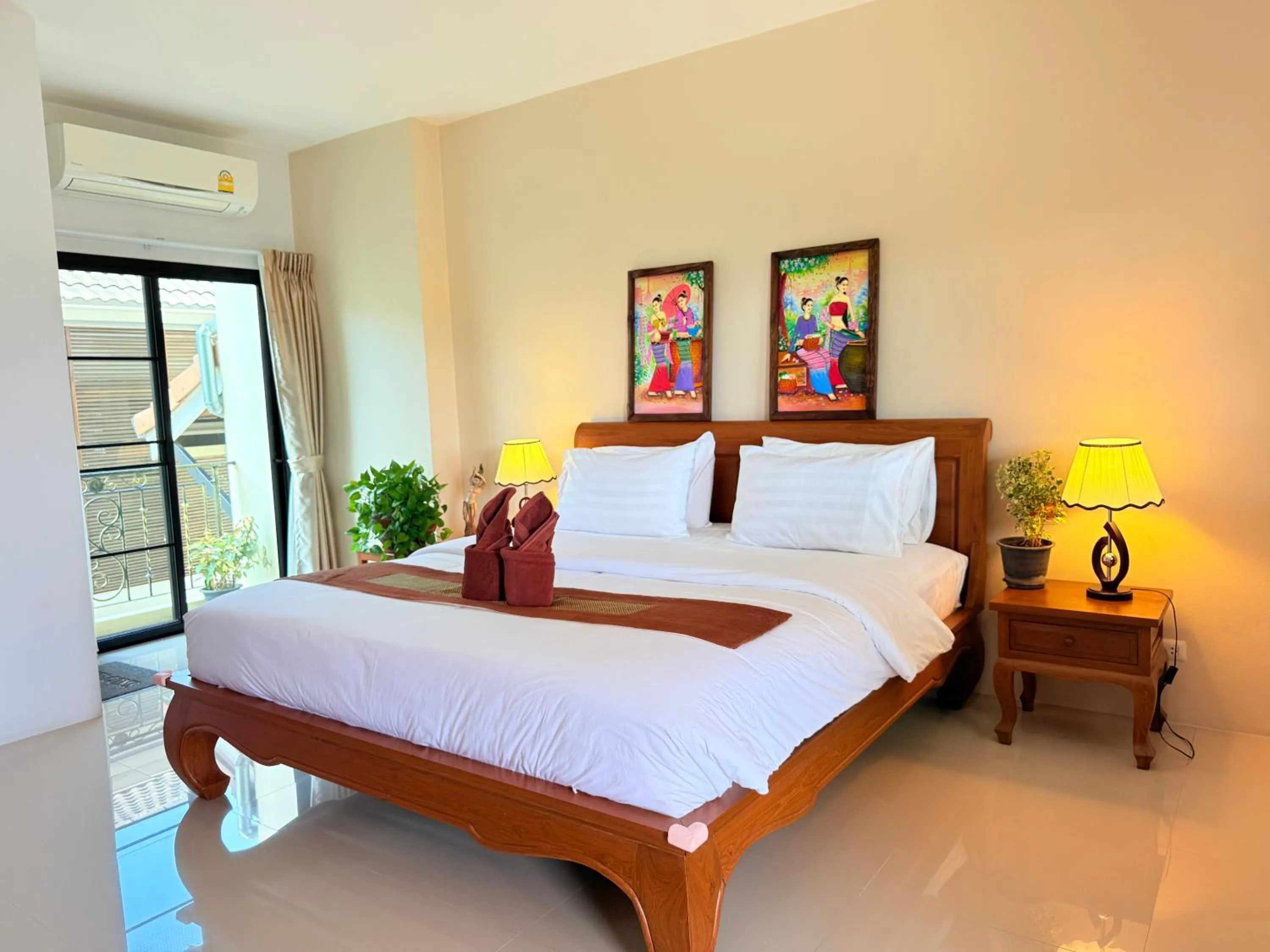 Bedroom, Bed in Laph Kham House