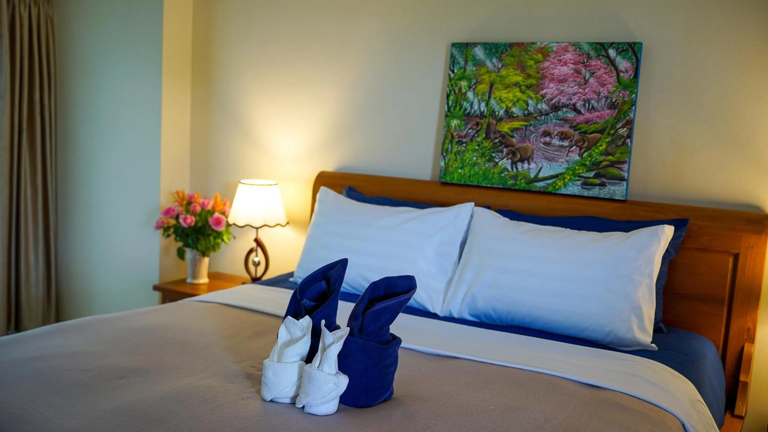 Bedroom, Bed in Laph Kham House