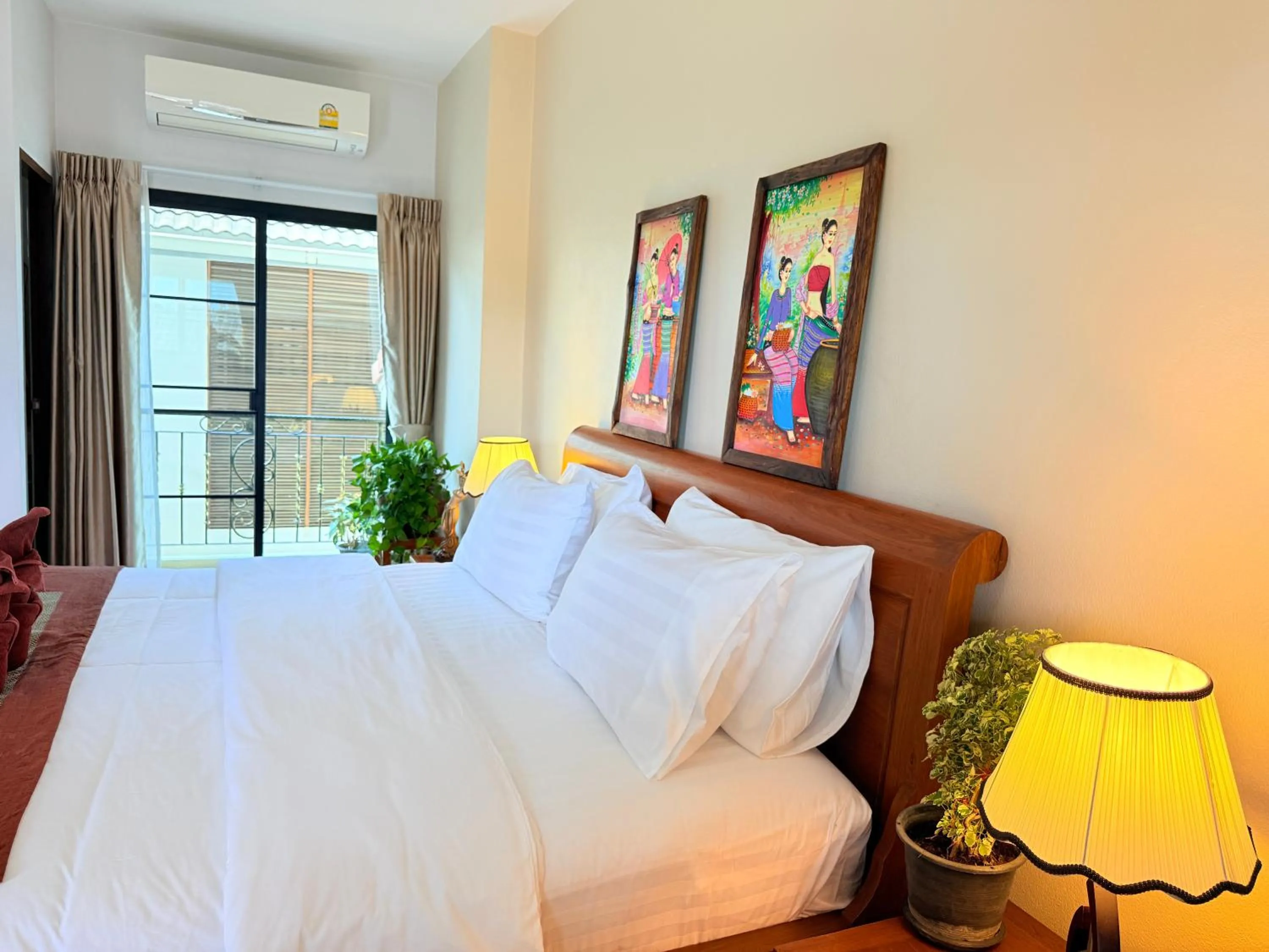 Bedroom, Bed in Laph Kham House