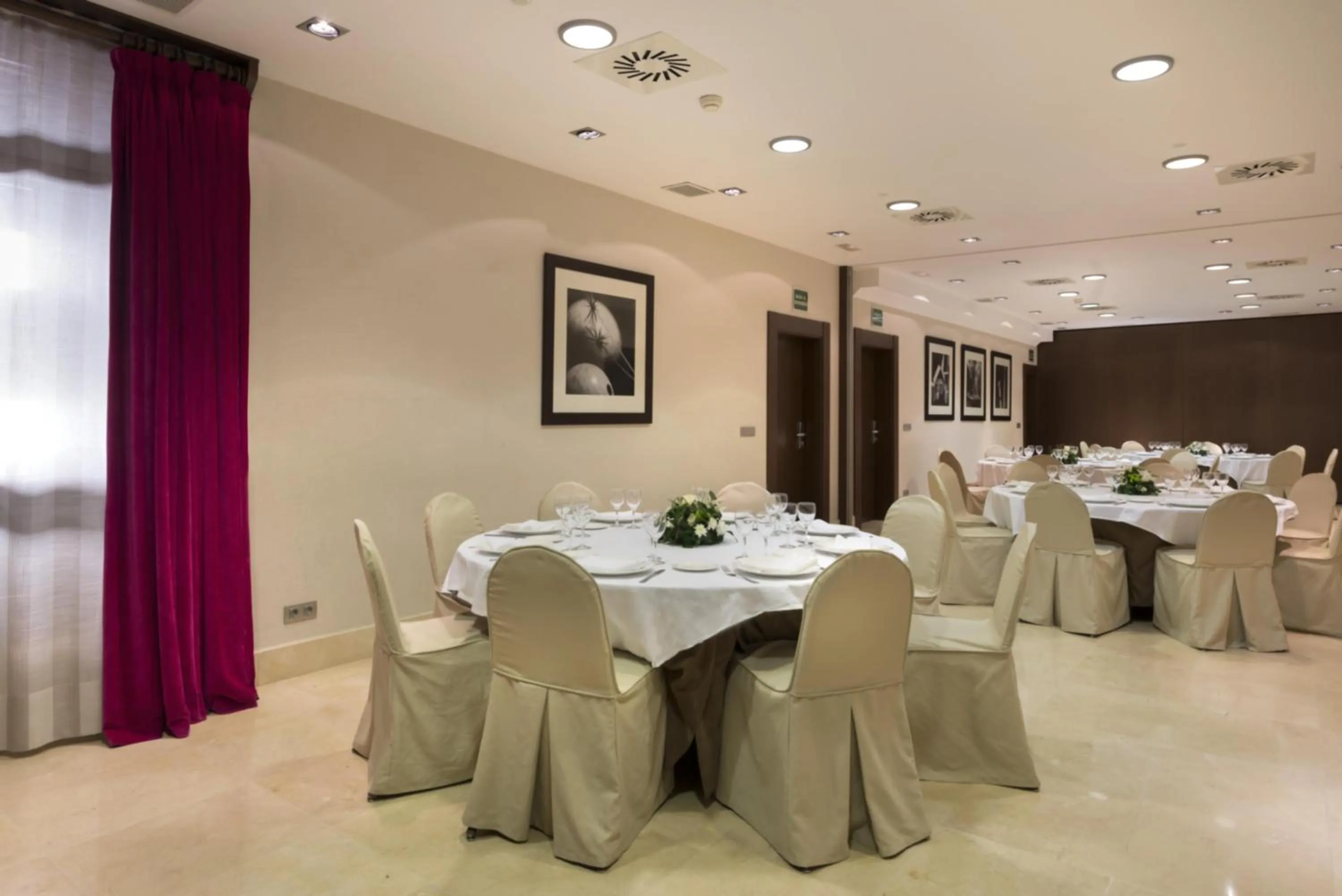 Restaurant/places to eat in NH Collection León Plaza Mayor