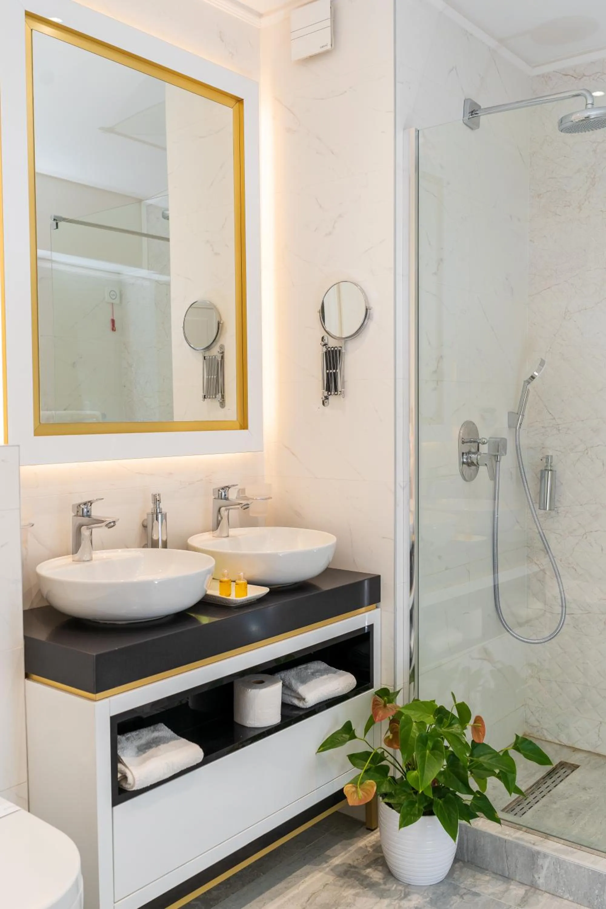 Bathroom in Queen Palace