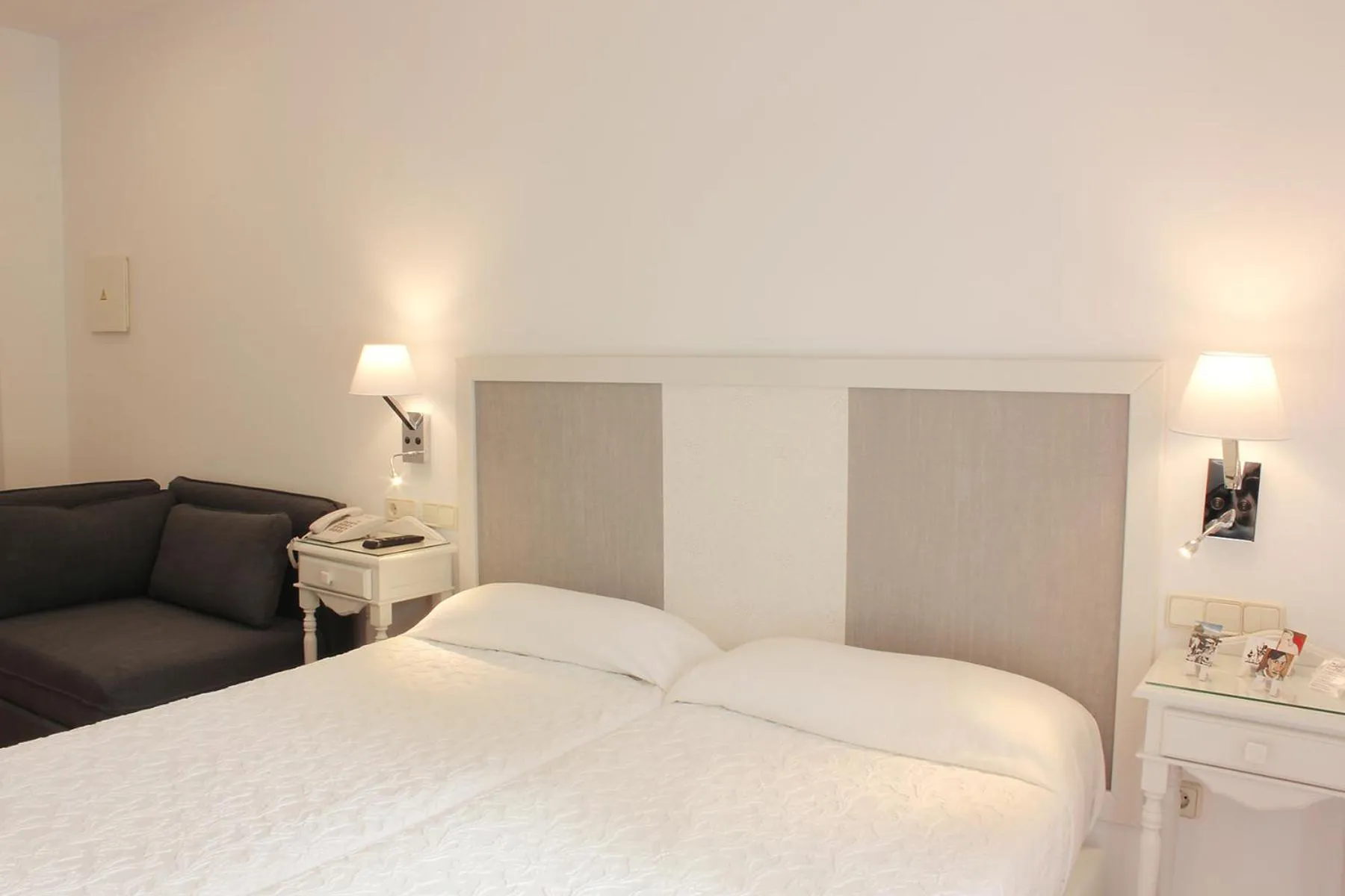 Bedroom, Bed in Hotel Malaga Picasso