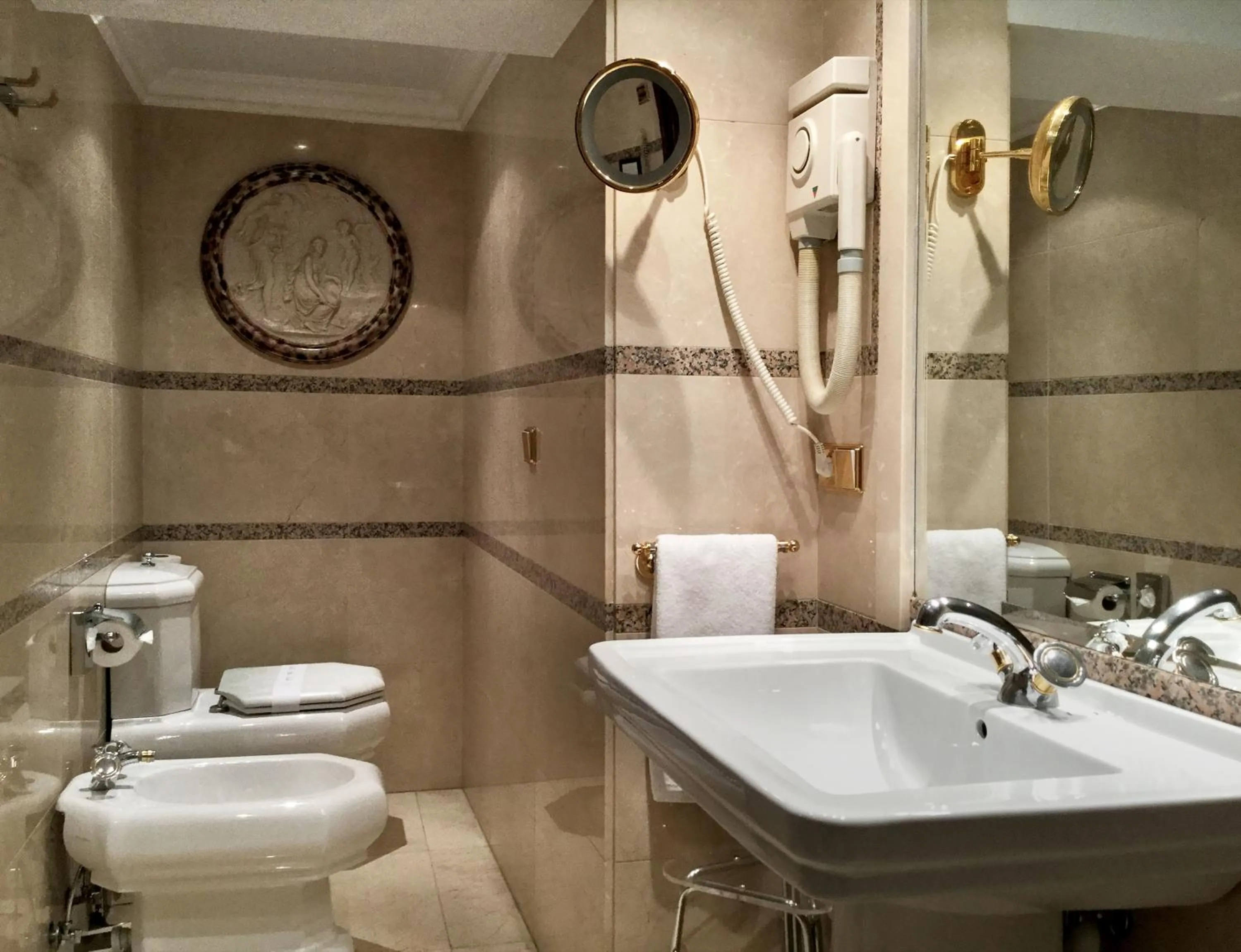 Bathroom in Hotel Maria Luisa