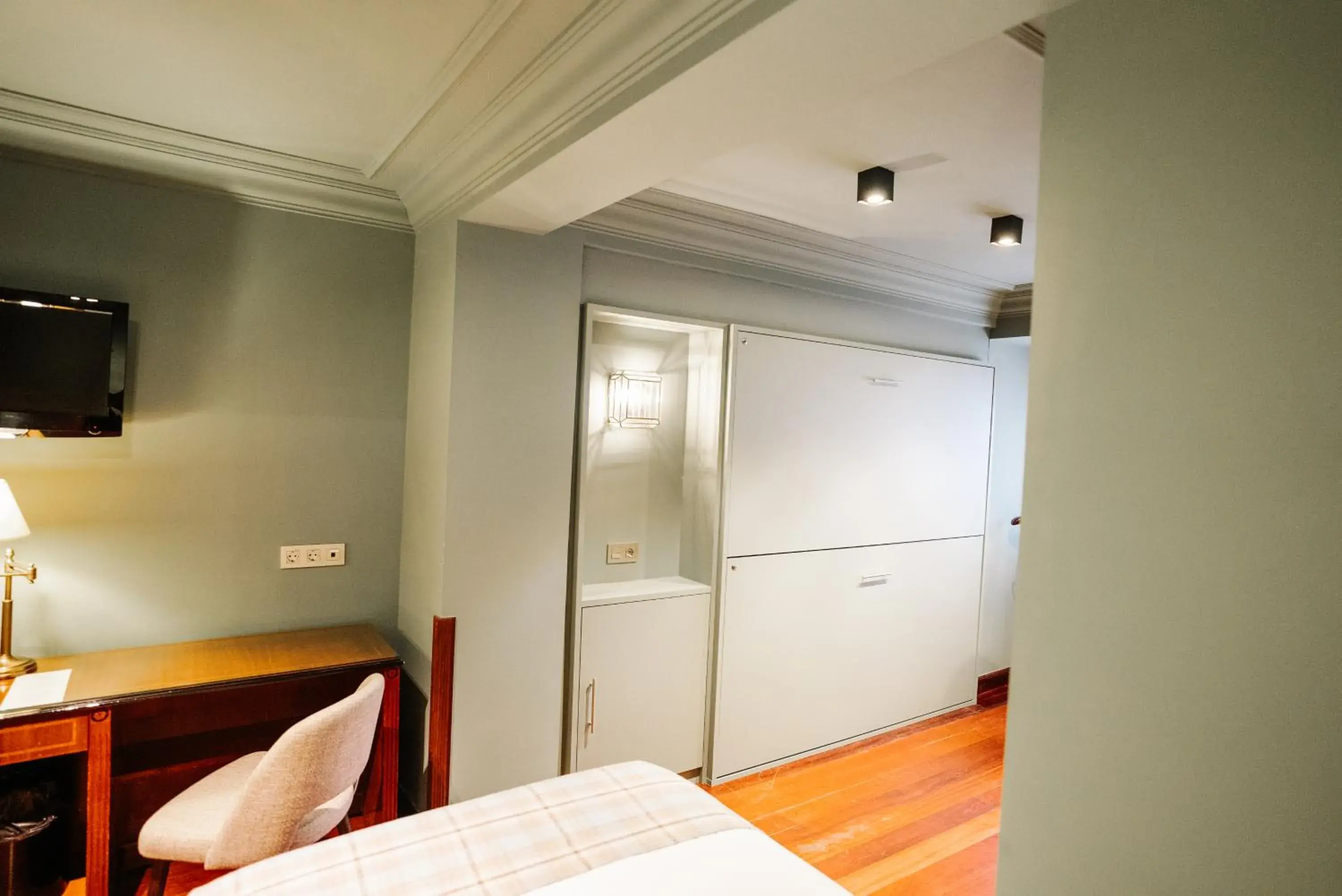 Standard Triple Room in RICE Reyes Católicos Standard Triple Room in RICE Reyes Católicos