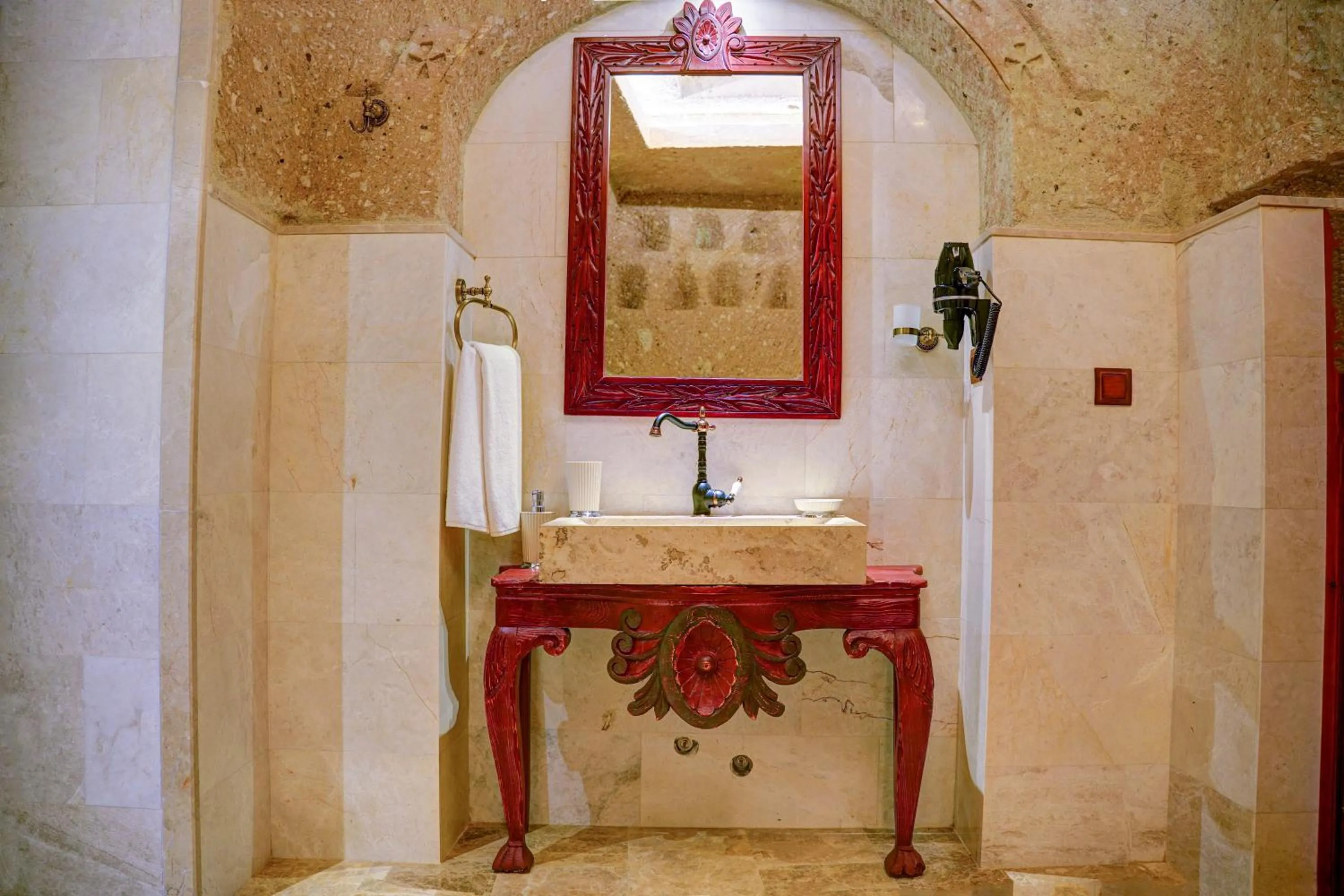 Bathroom in The Calypso Cave