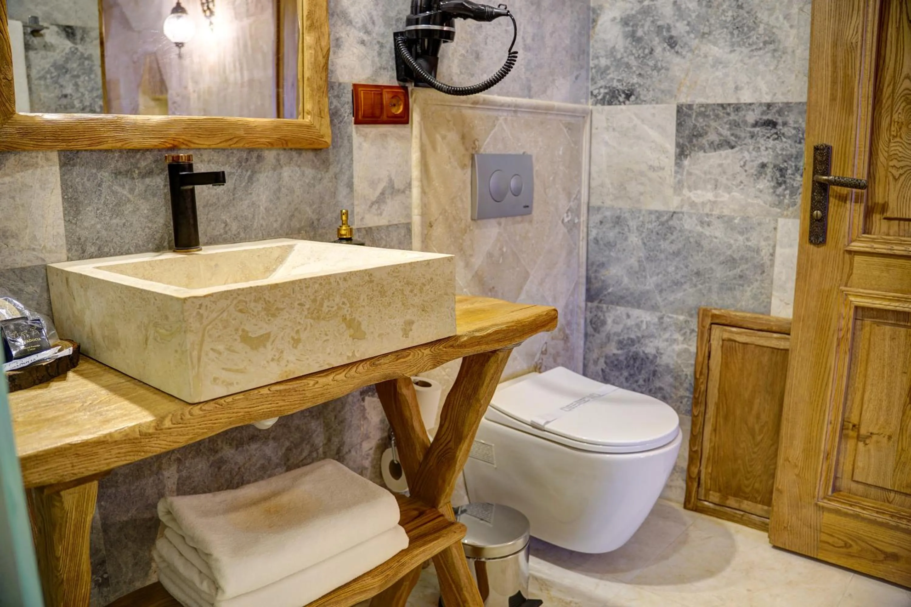 Bathroom in The Calypso Cave