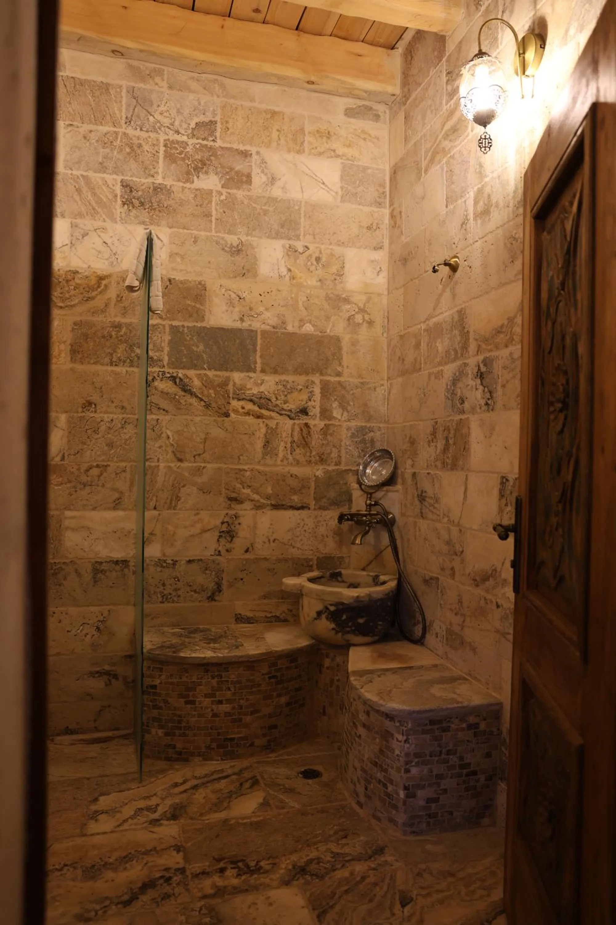 Bathroom in The Calypso Cave