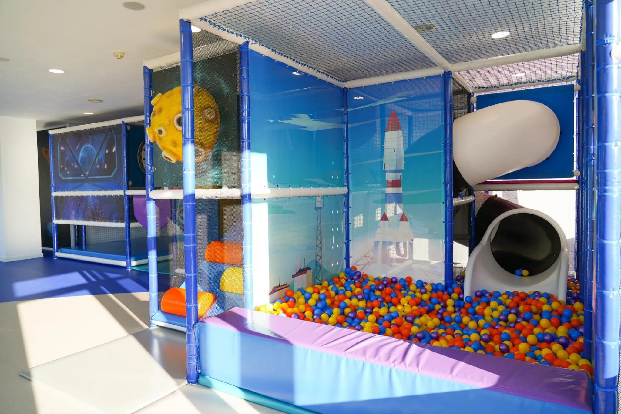 Kids's club in htop Olympic #htopEnjoy