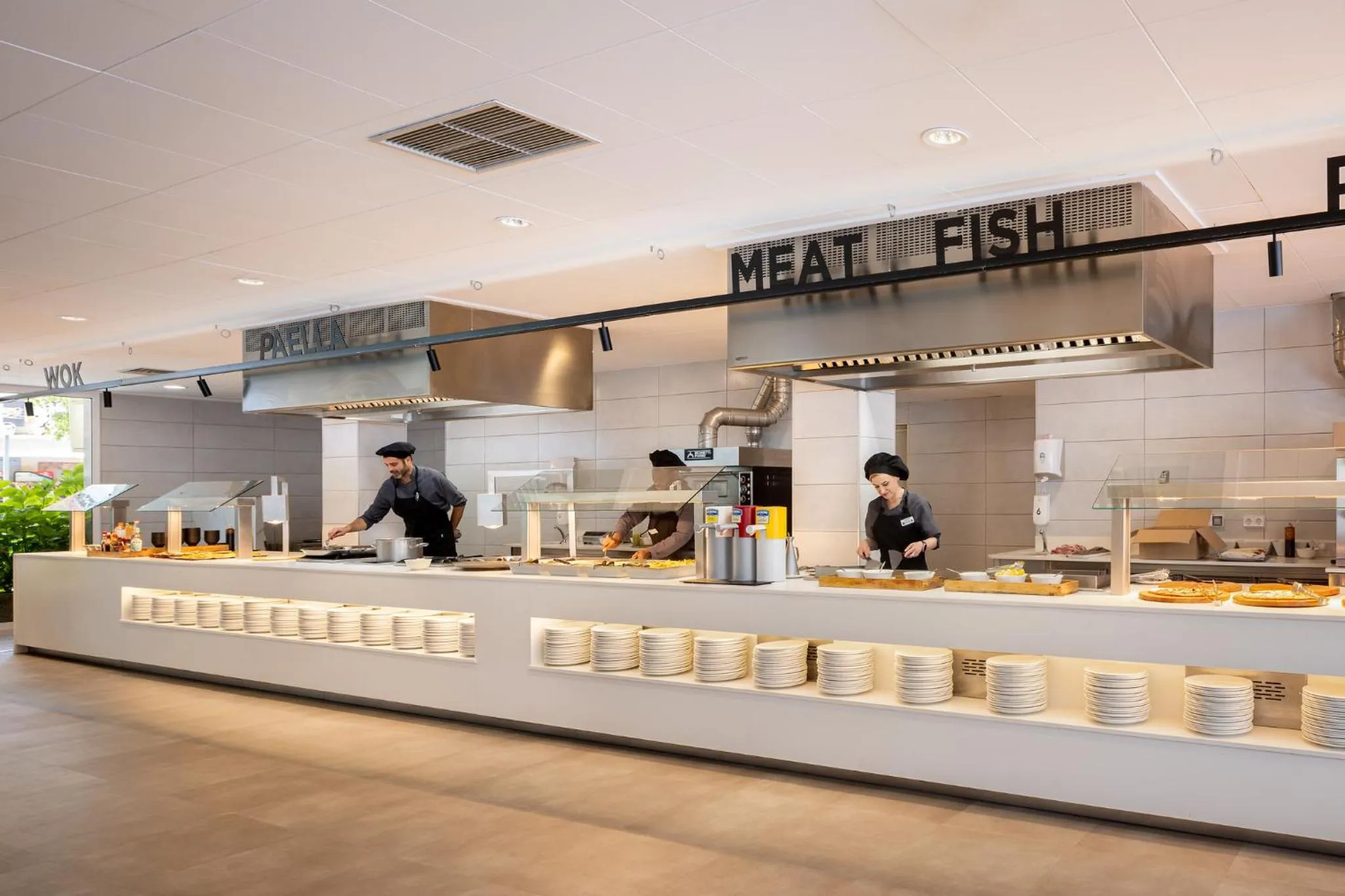 Restaurant/places to eat in htop Royal Beach