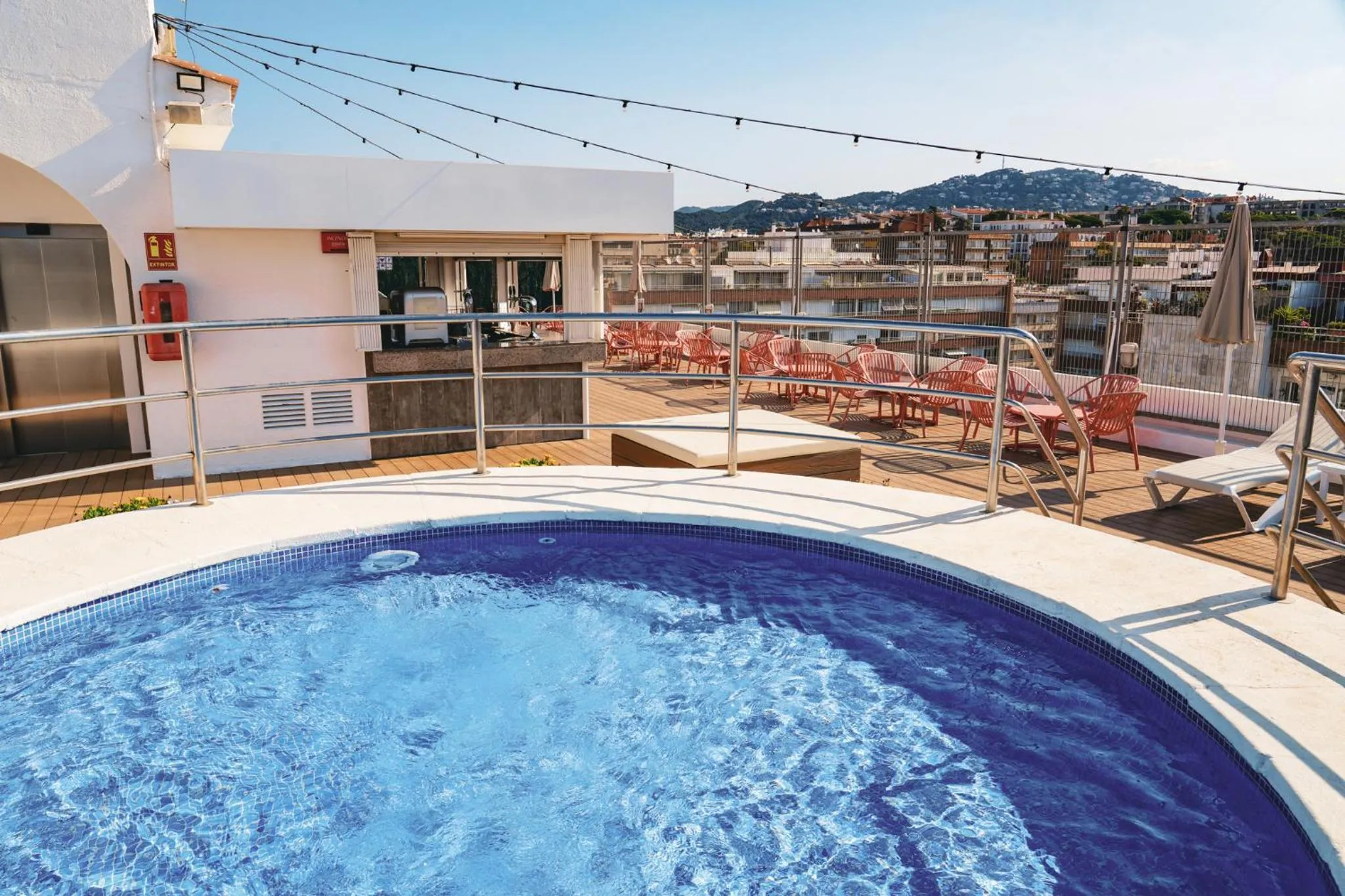 Nearby landmark, Swimming Pool in htop Royal Beach
