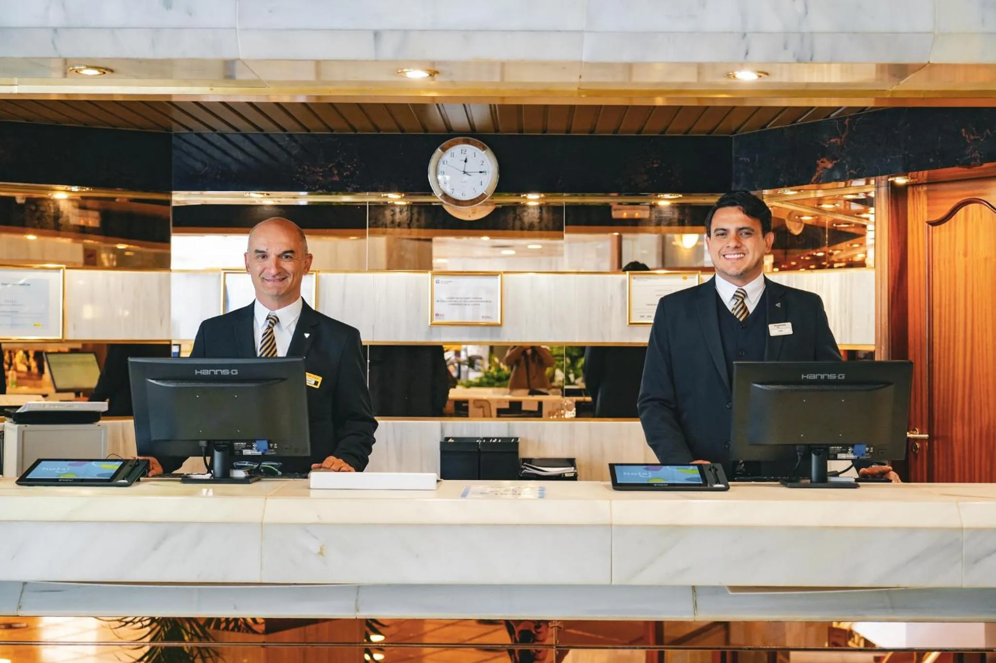 Staff in htop Royal Sun #htopFun