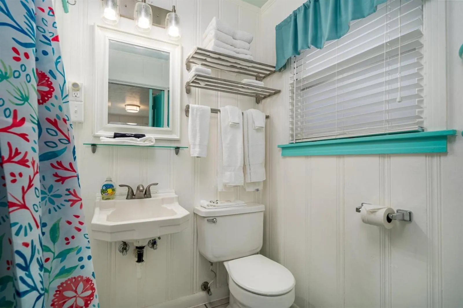 Property building in A Salty Texan - Sun Harbor Cottage #10