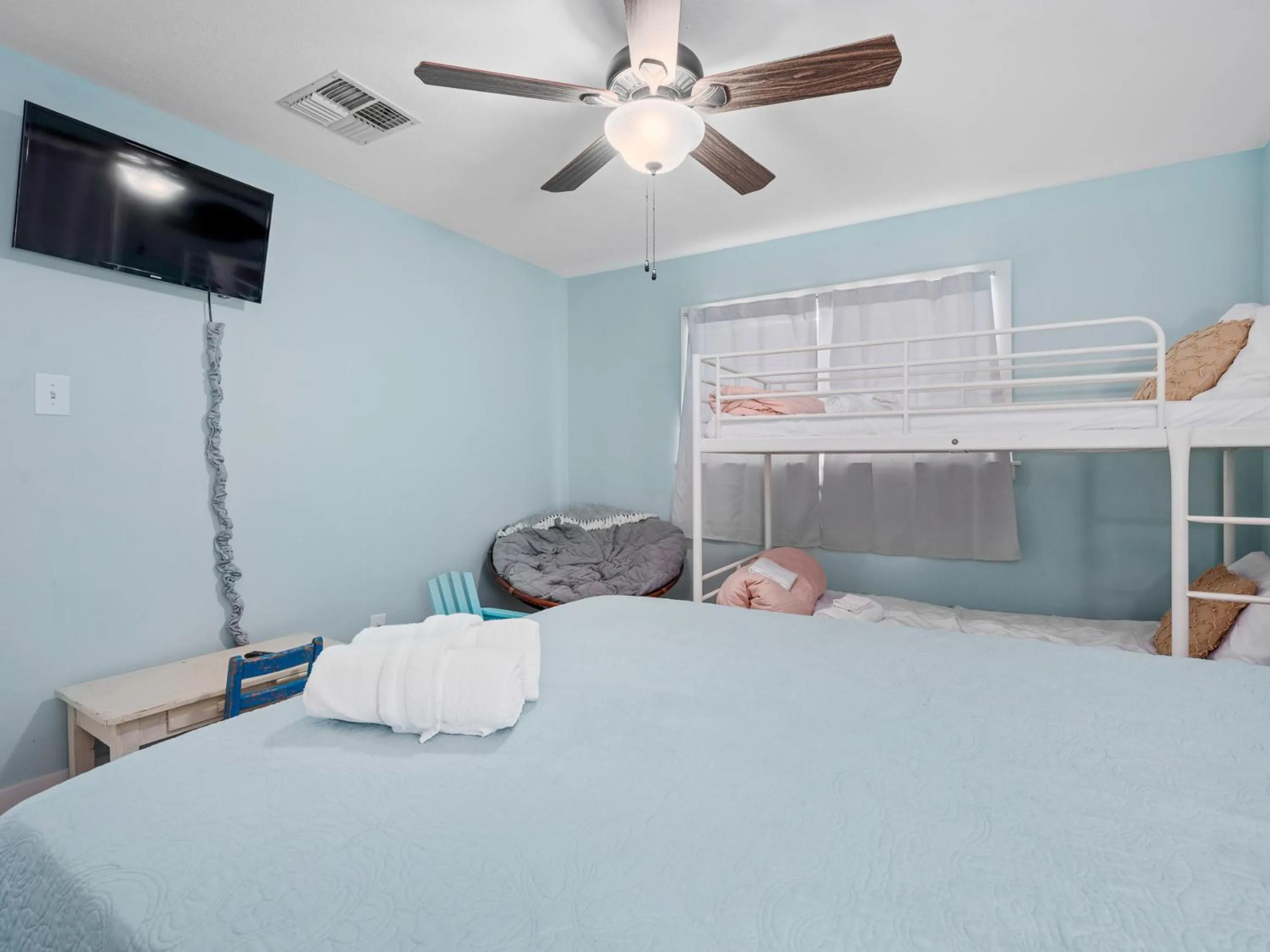 Property building, Bed in Bayside Blessing