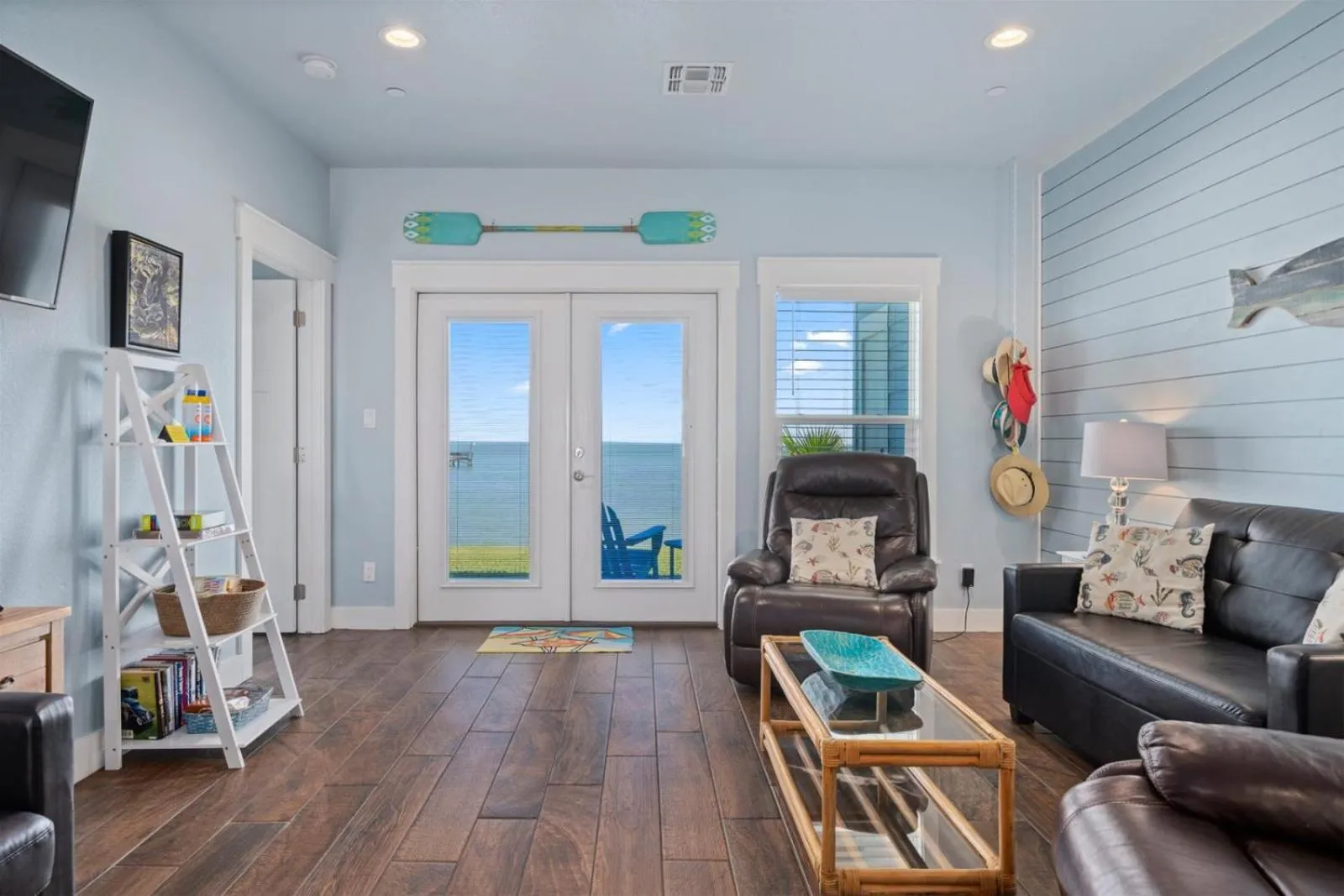 Property building in Bella Costa