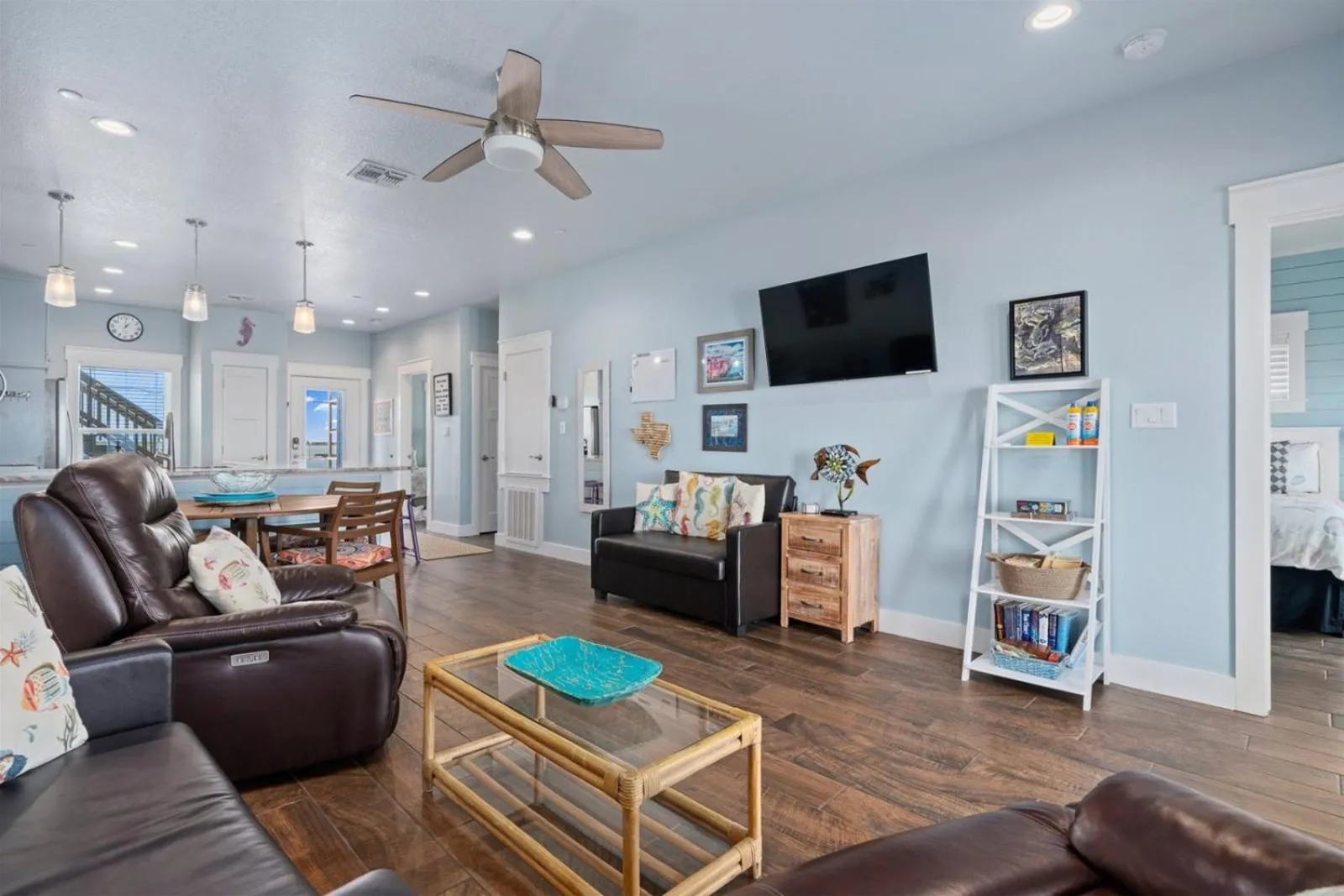 Property building in Bella Costa