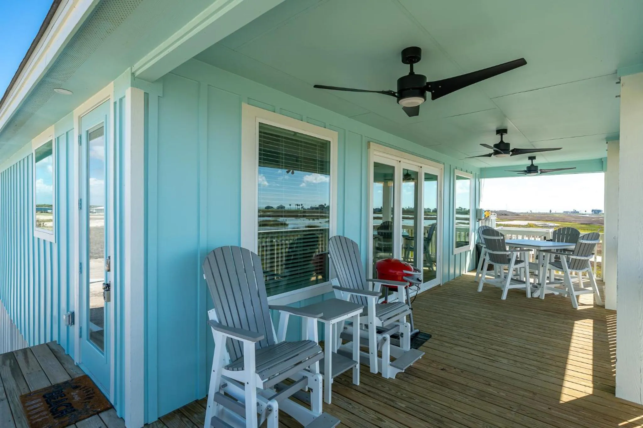 Property building in Birds on the Bay