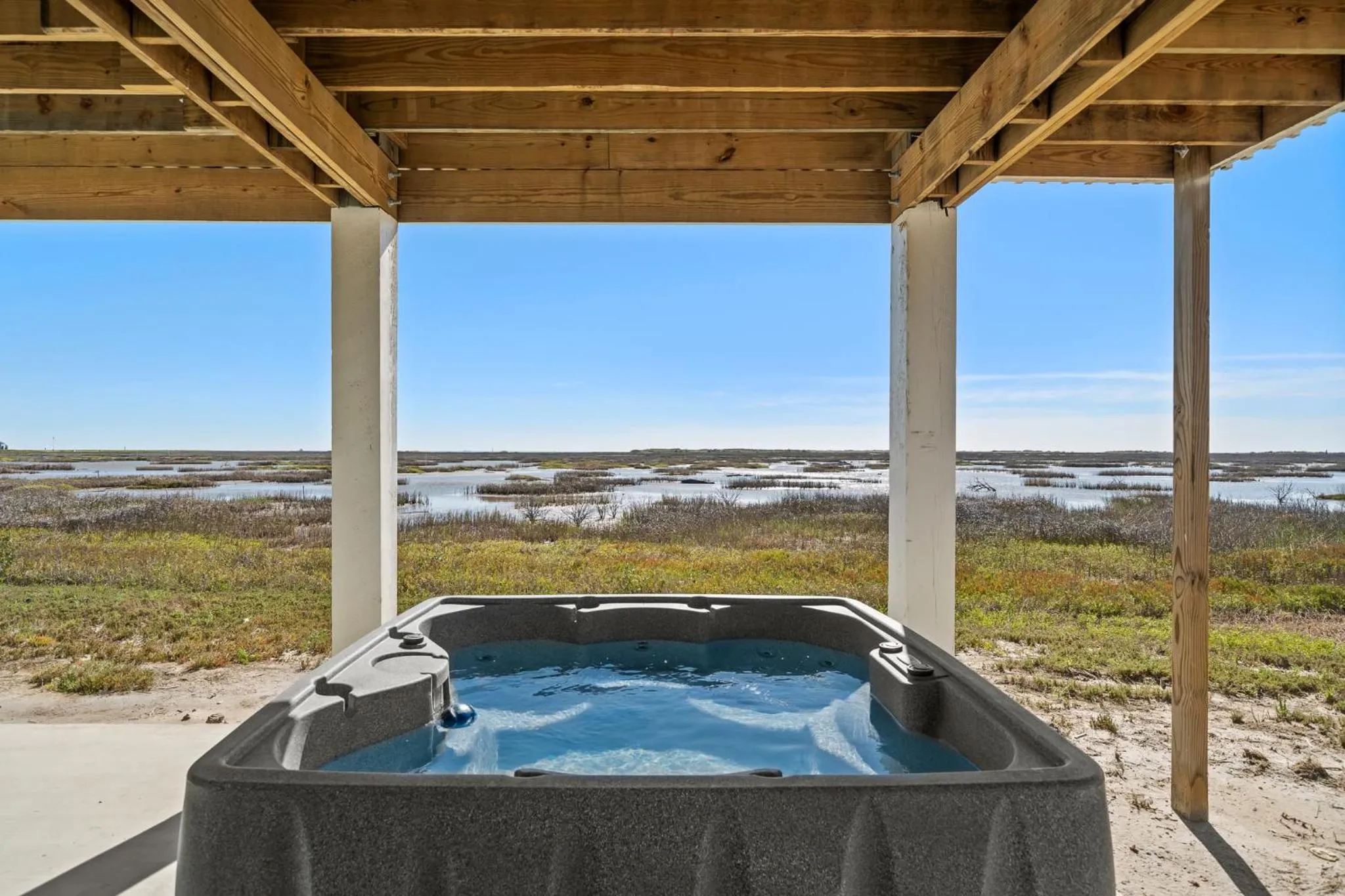 Property building in Birds on the Bay