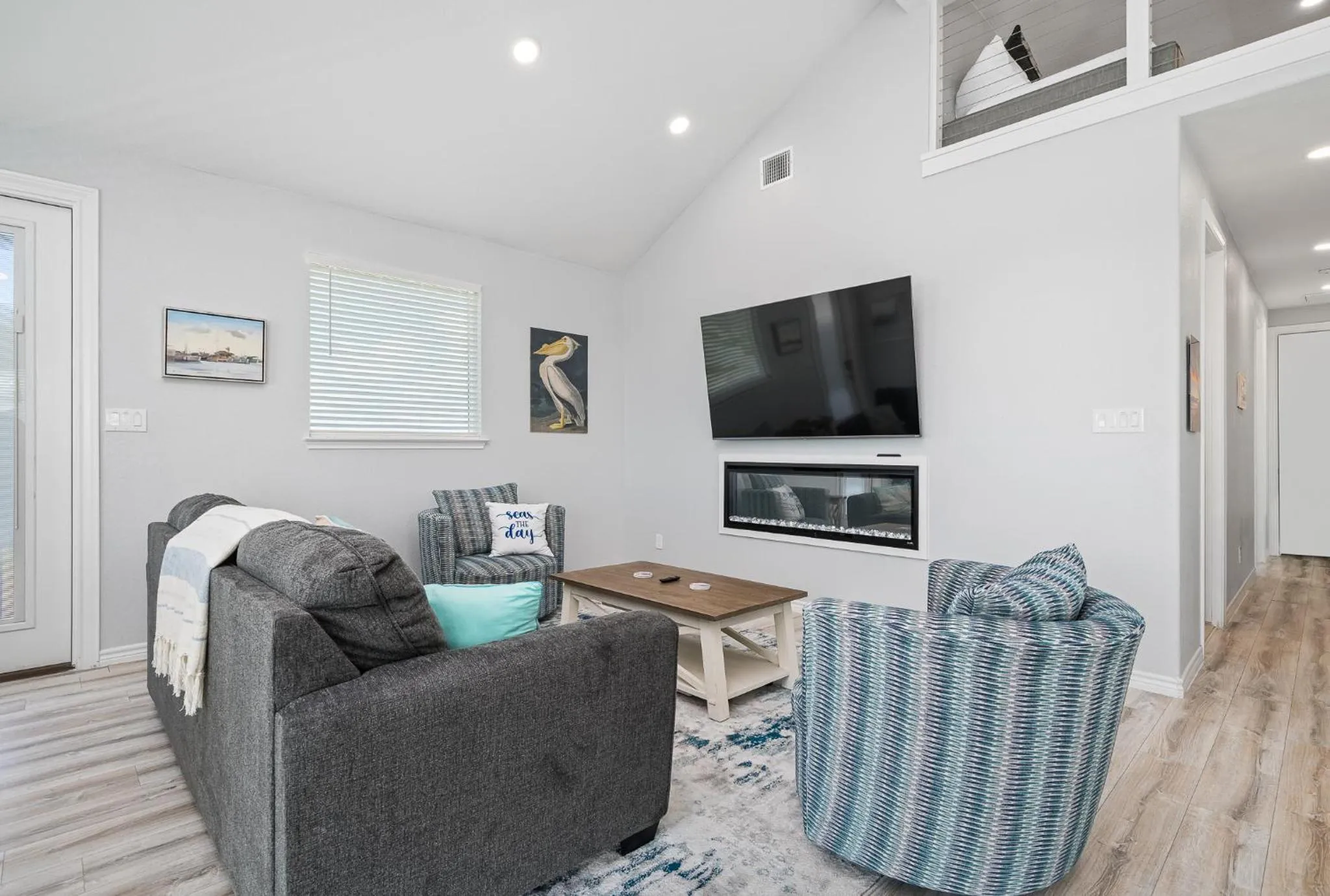 Property building in Birds on the Bay