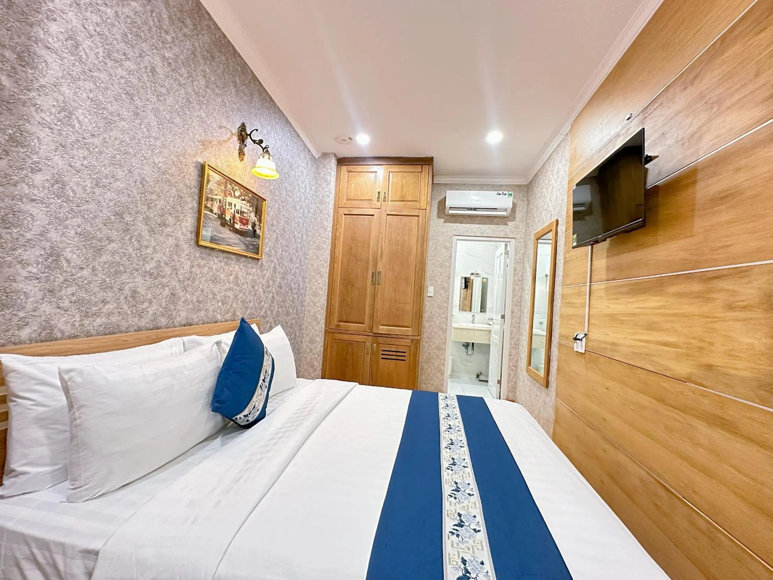 Property building, Bed in Tra My Hotel - SaiGon Center