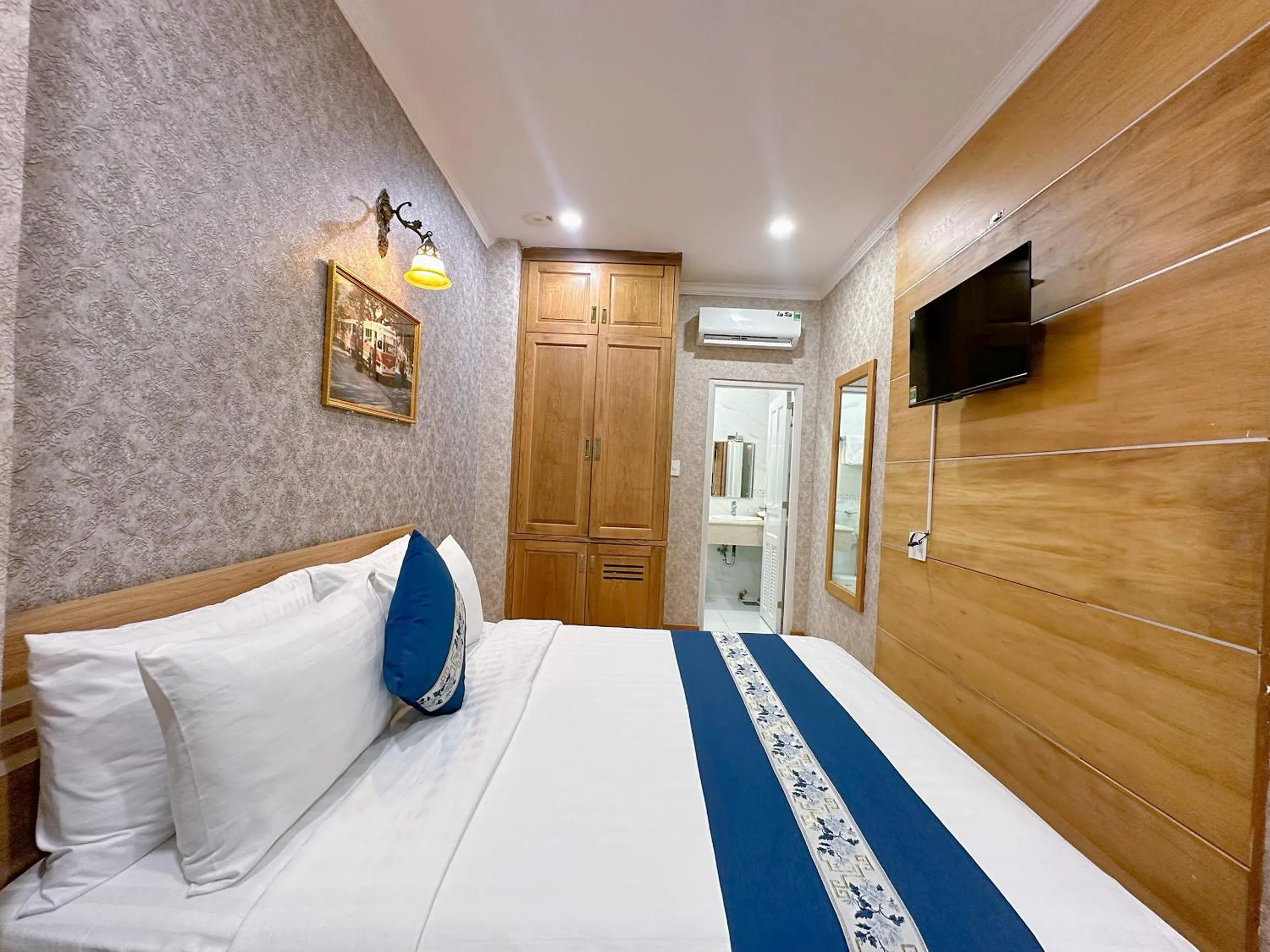 Property building, Bed in Tra My Hotel - SaiGon Center