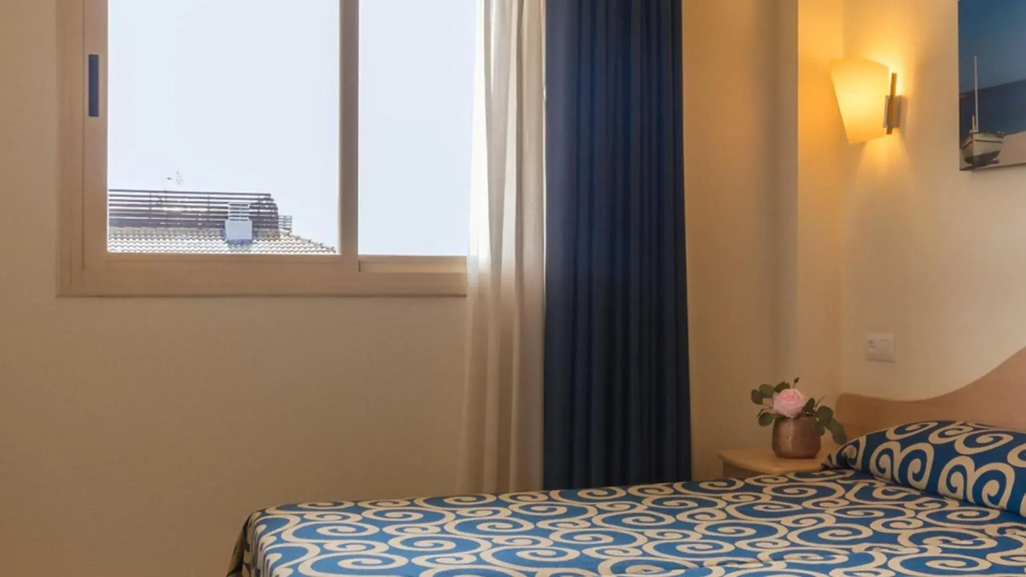 Deluxe Single Room in htop Royal Sun Suites #htopFun Deluxe Single Room in htop Royal Sun Suites #htopFun