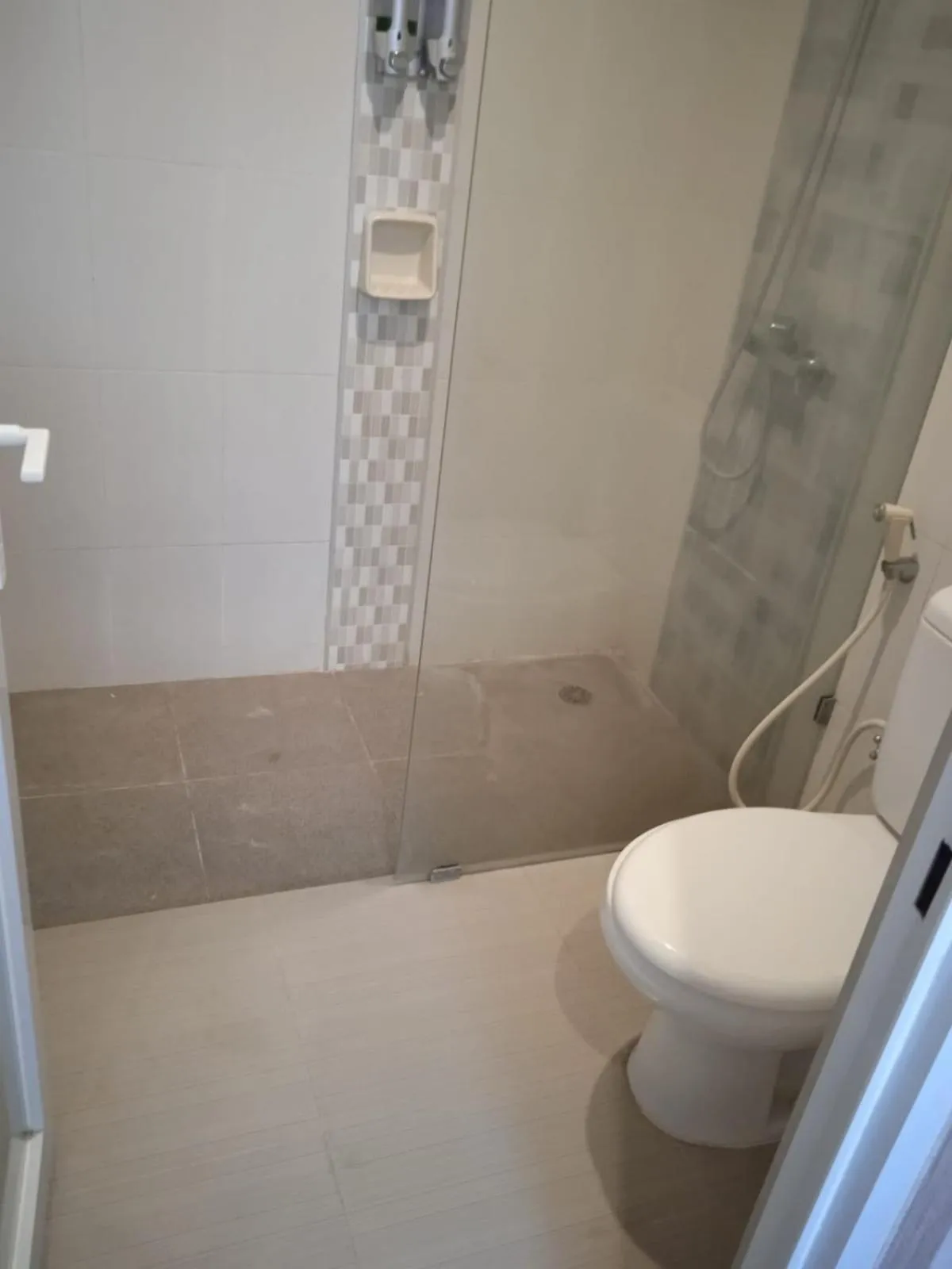 Shower in NEW KUBU DI BUKIT apartemen & motor bike rental near beach and 10 minute to airpot