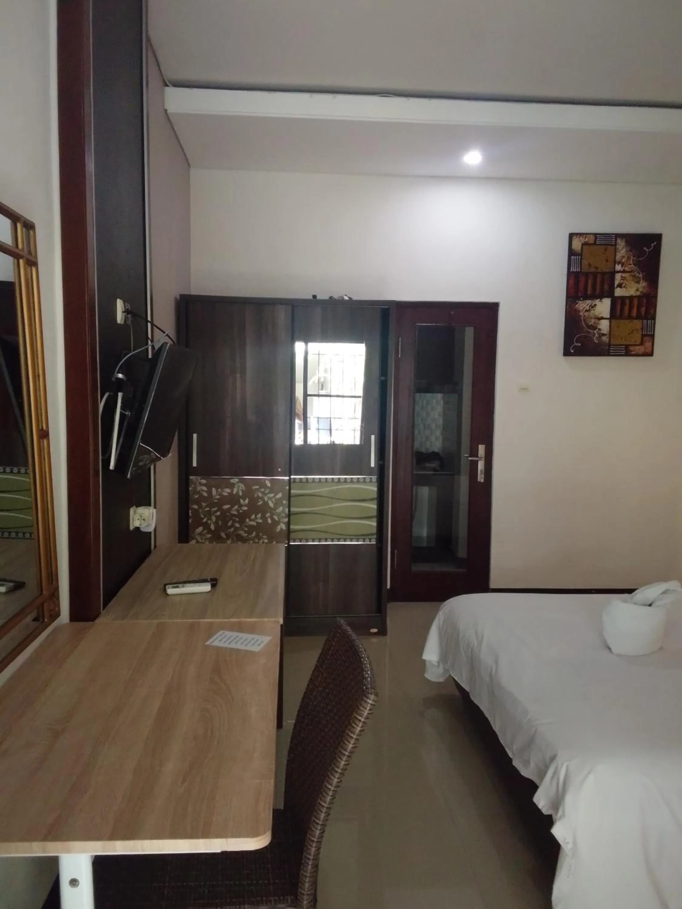 Bed in NEW KUBU DI BUKIT apartemen & motor bike rental near beach and 10 minute to airpot