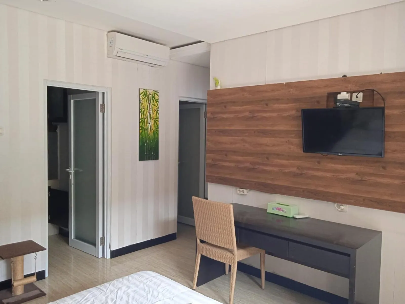 air conditioner in NEW KUBU DI BUKIT apartemen & motor bike rental near beach and 10 minute to airpot