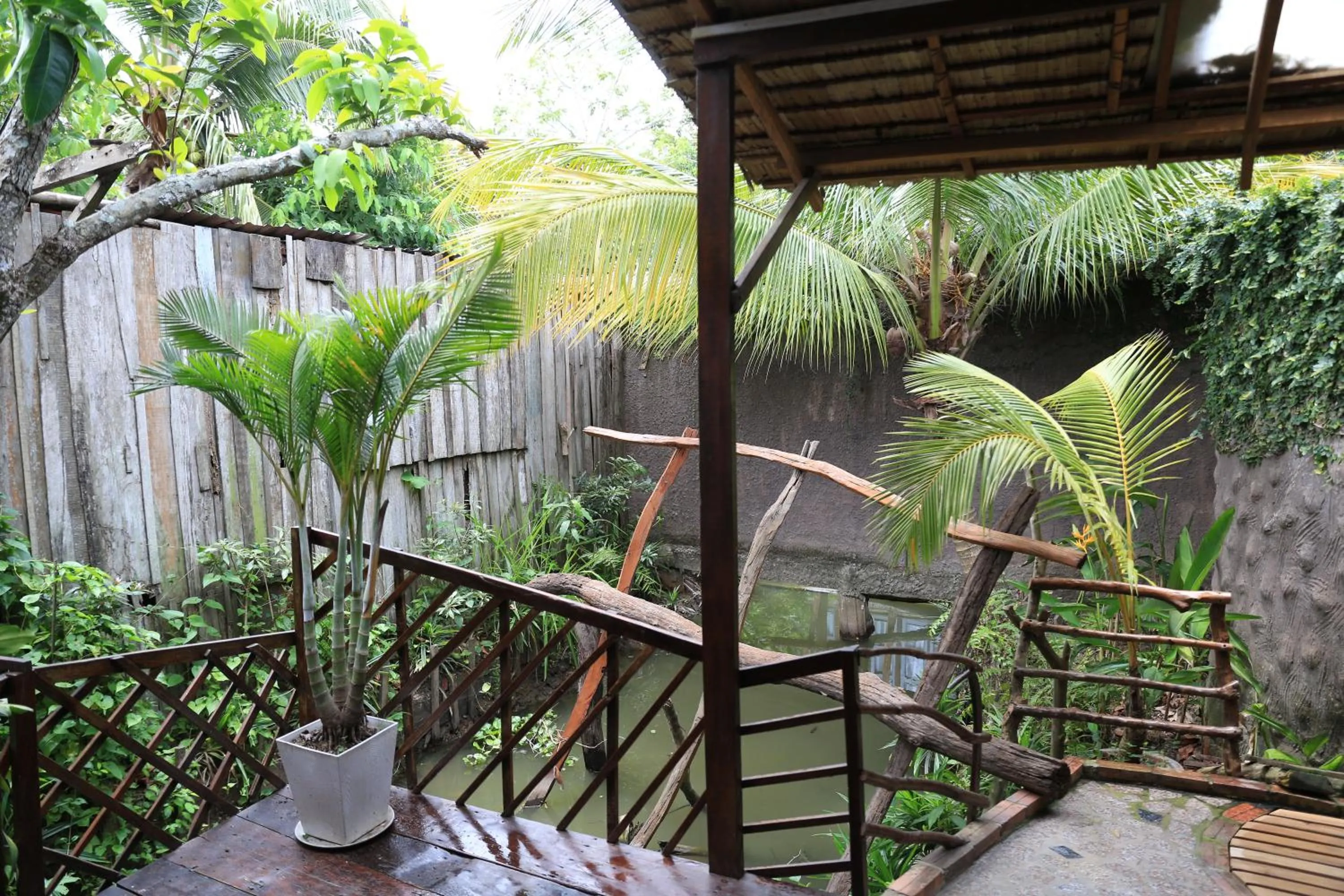 Patio in Vamxang Rustic Home