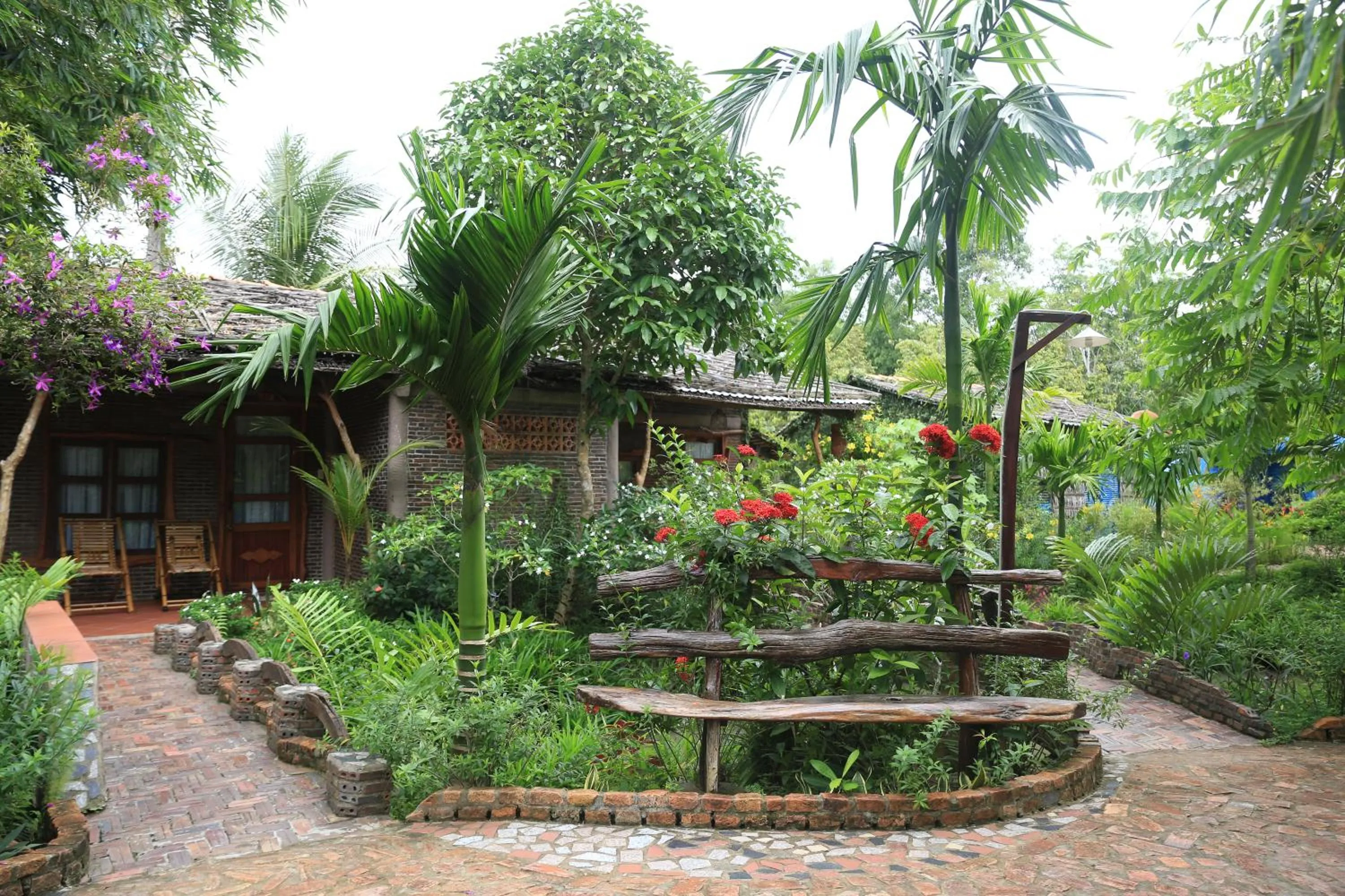 Property building in Vamxang Rustic Home