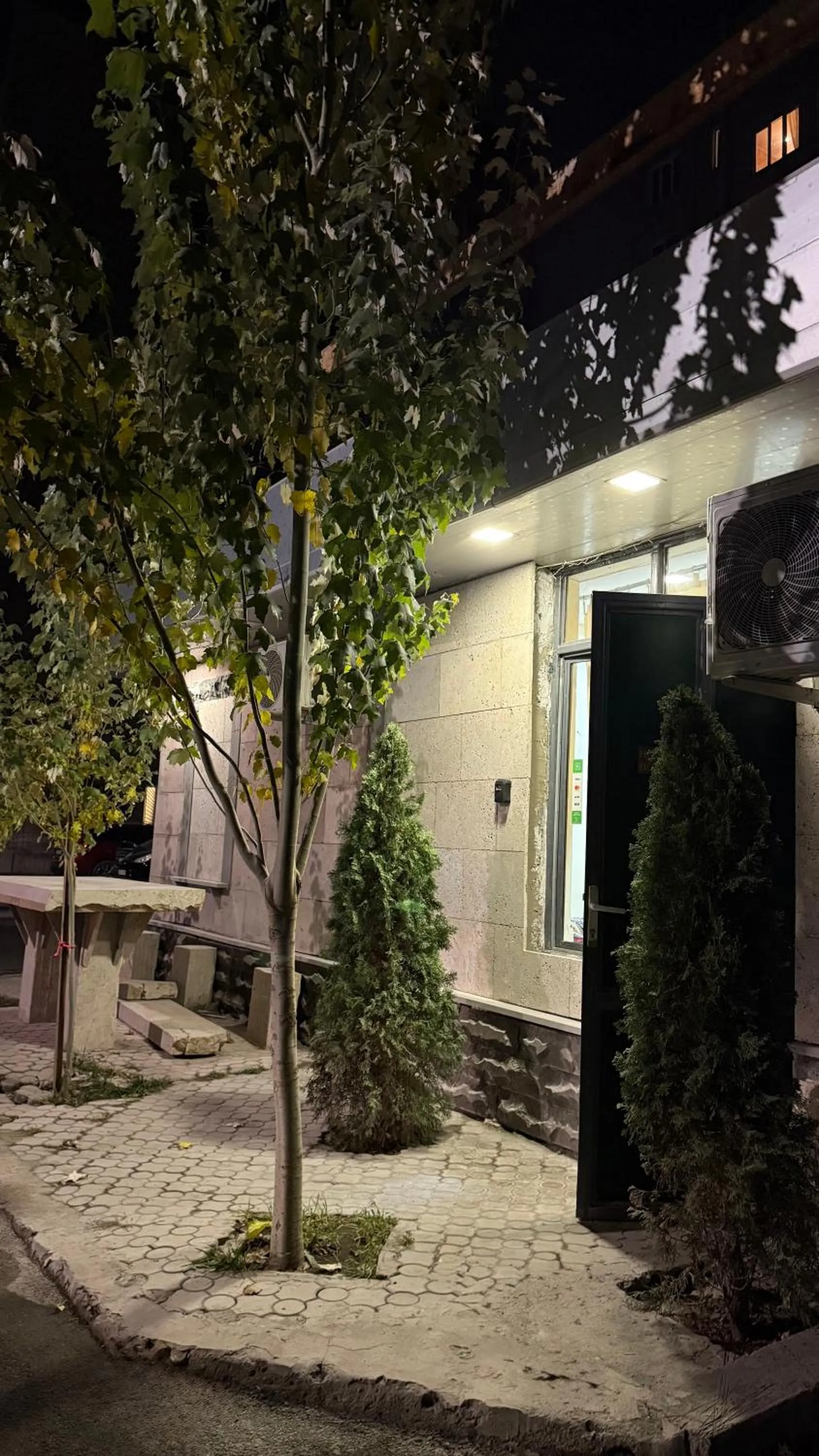 Property building in Vahe's corner house