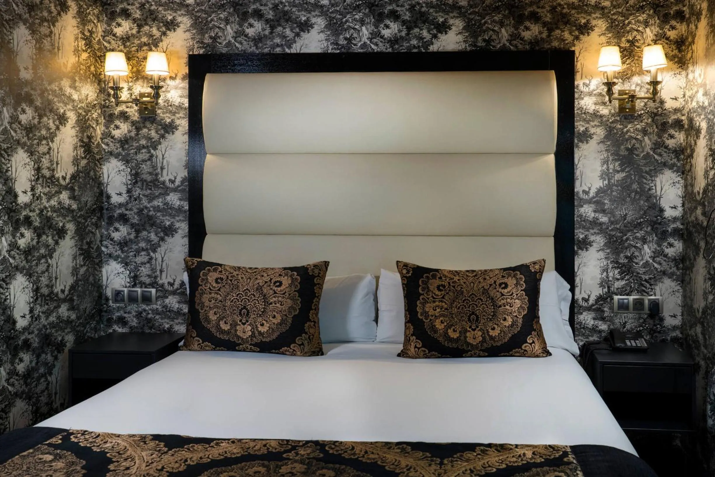 Bedroom, Bed in Hotel Mirador de Chamartín