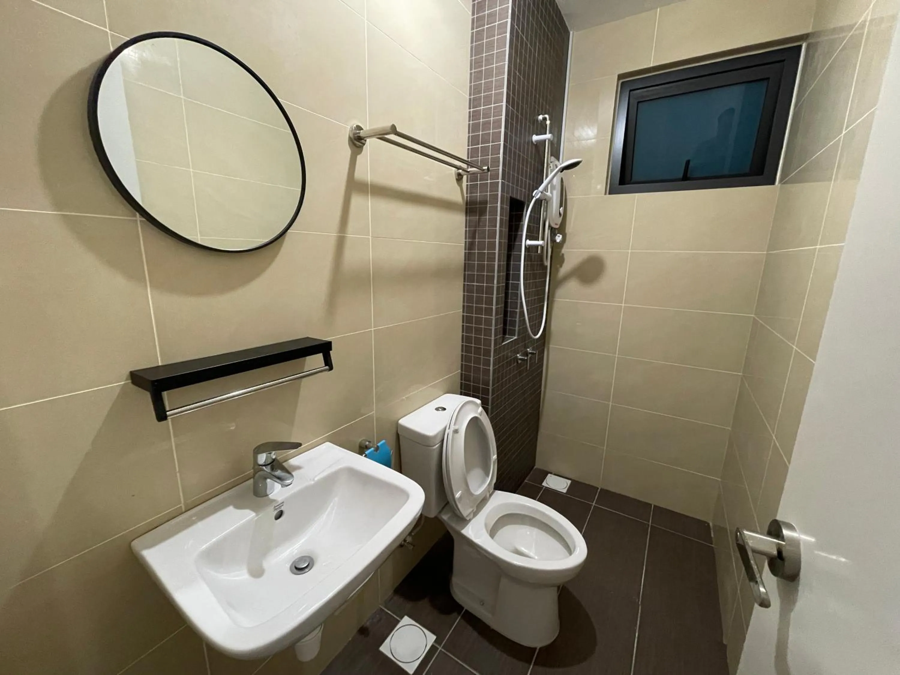 Shower in Pacific Tower Petaling Jaya Near Jaya One, University Malaya, Columbia Hospital By My Homez