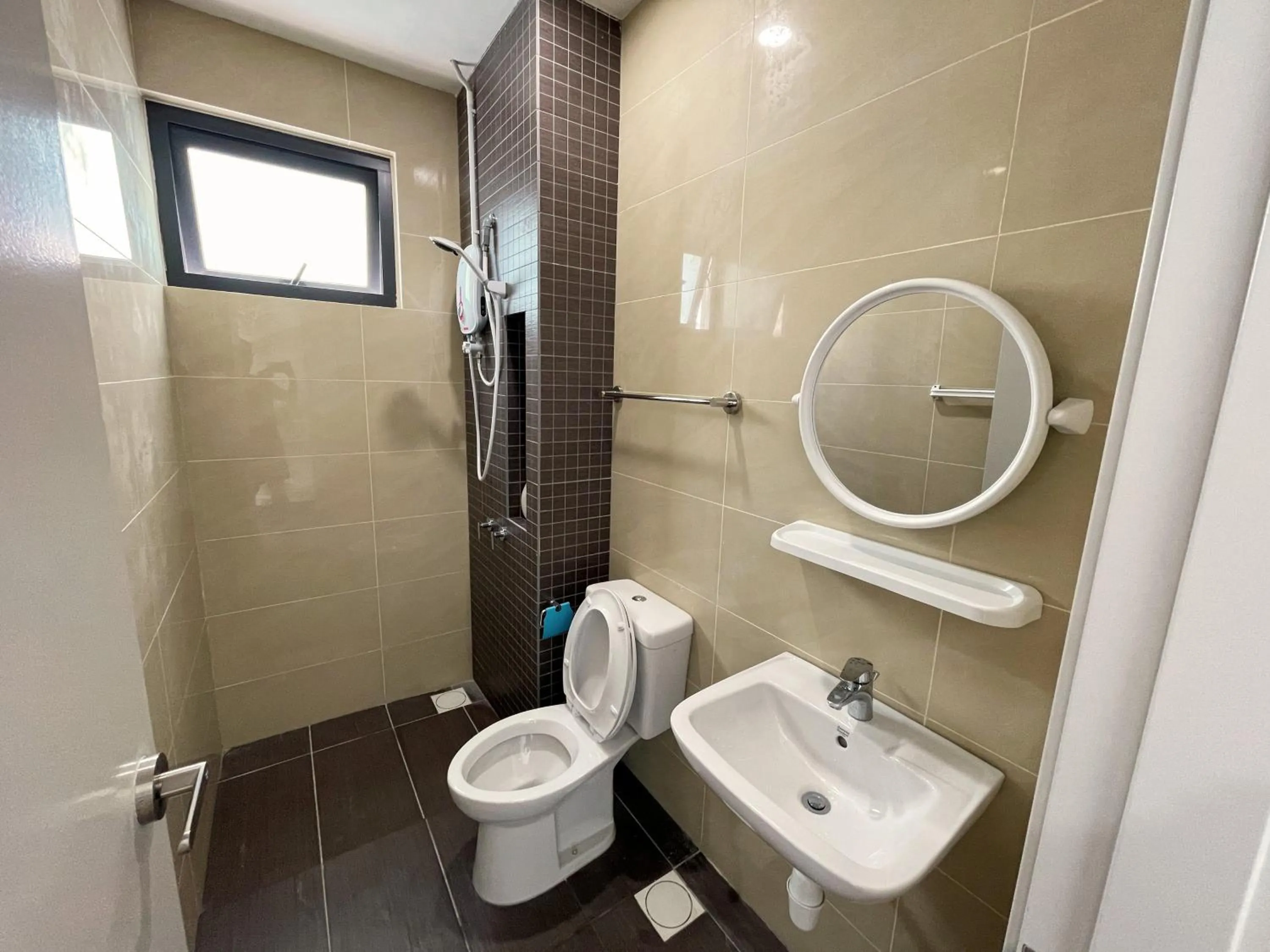 Shower in Pacific Tower Petaling Jaya Near Jaya One, University Malaya, Columbia Hospital By My Homez