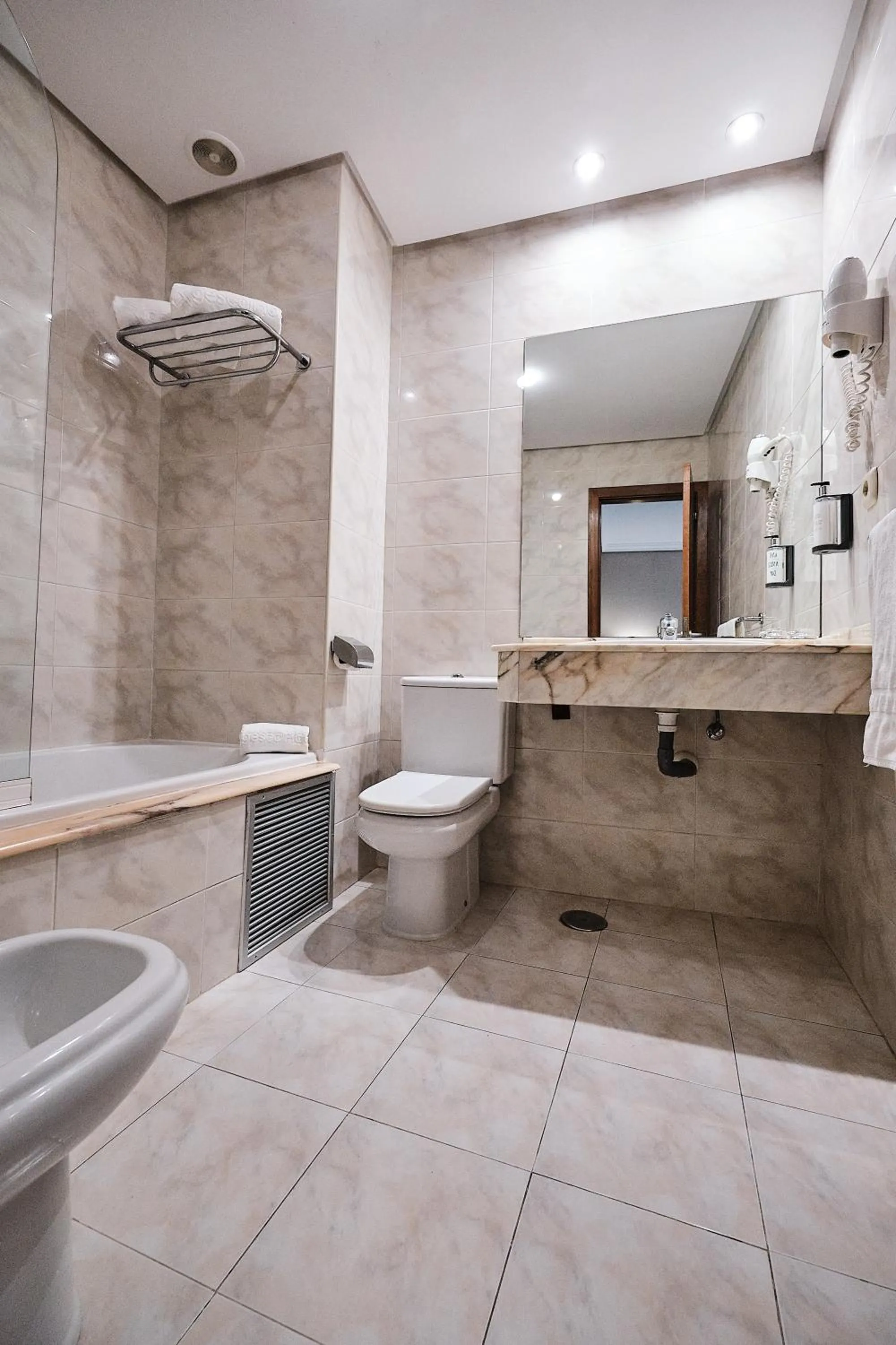 Bathroom in Hotel Ciudad de Compostela