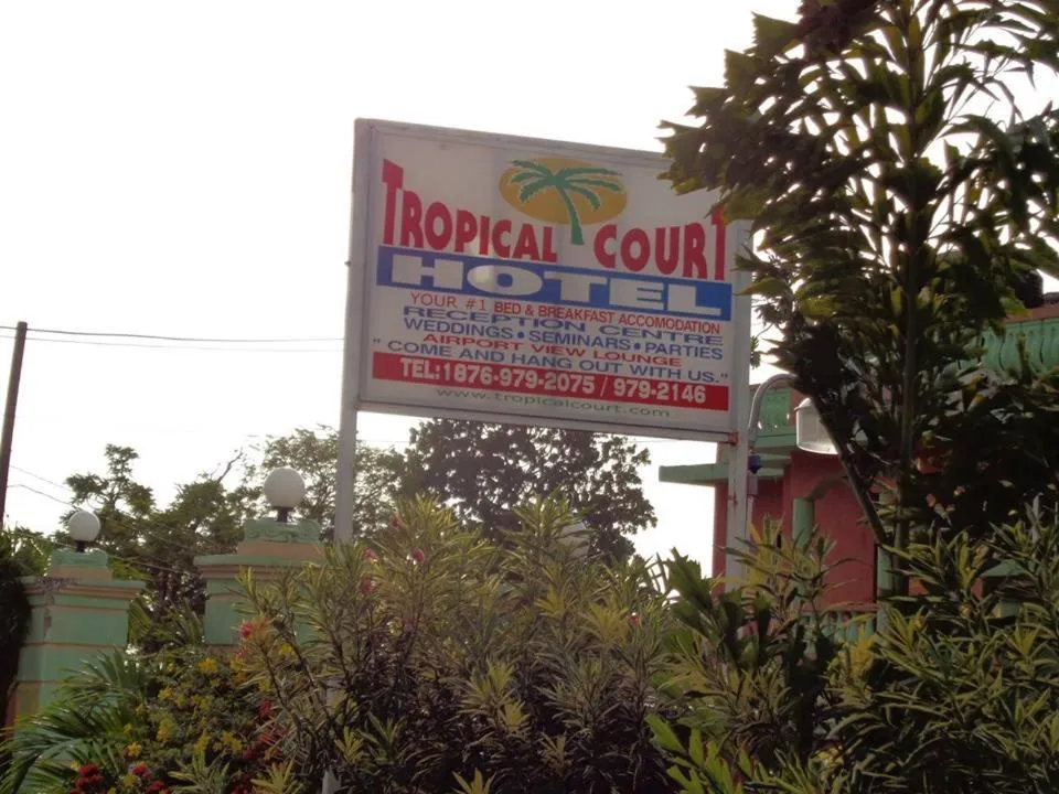 Tropical Court Hotel