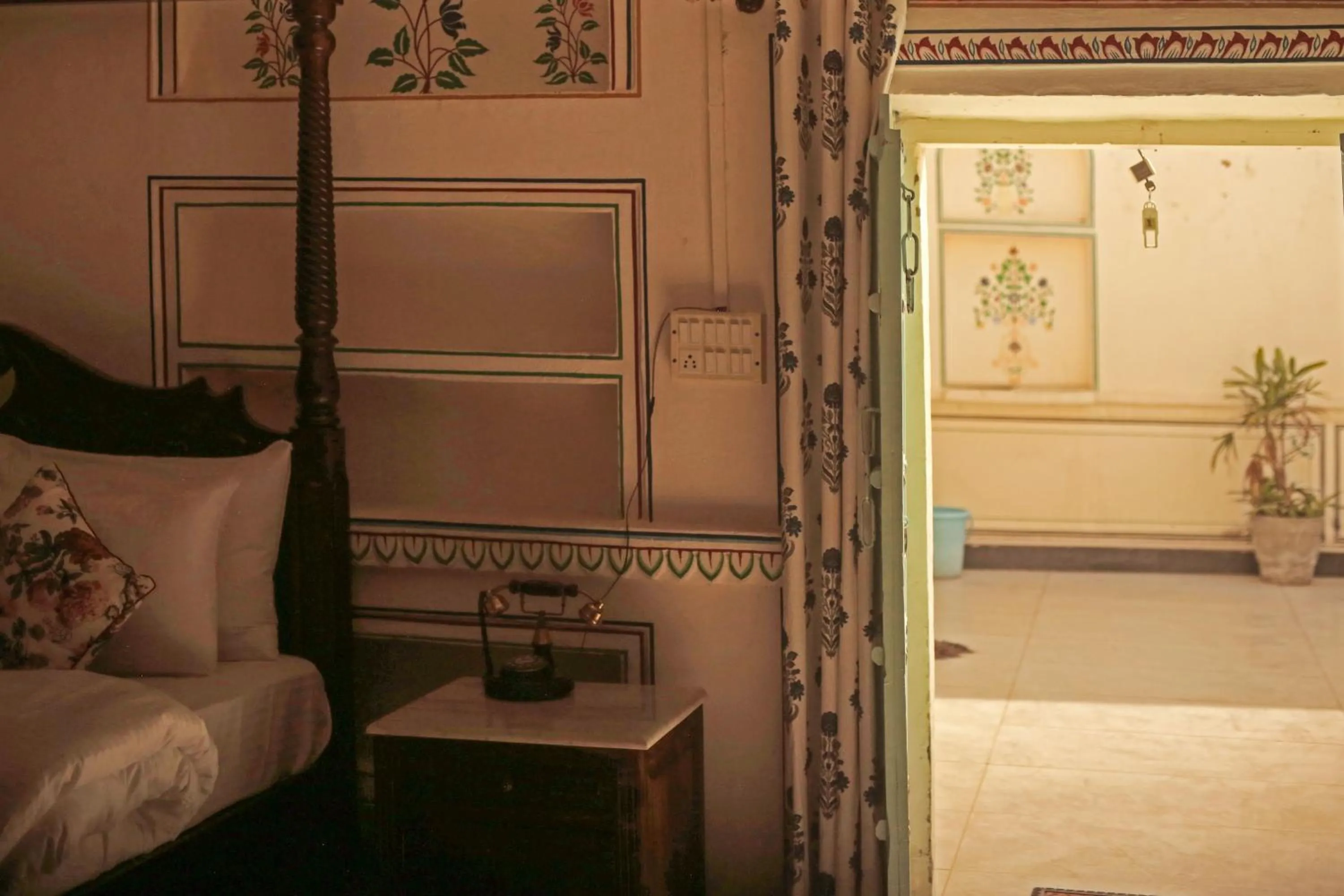 Bedroom, Bed in KothiPushkar