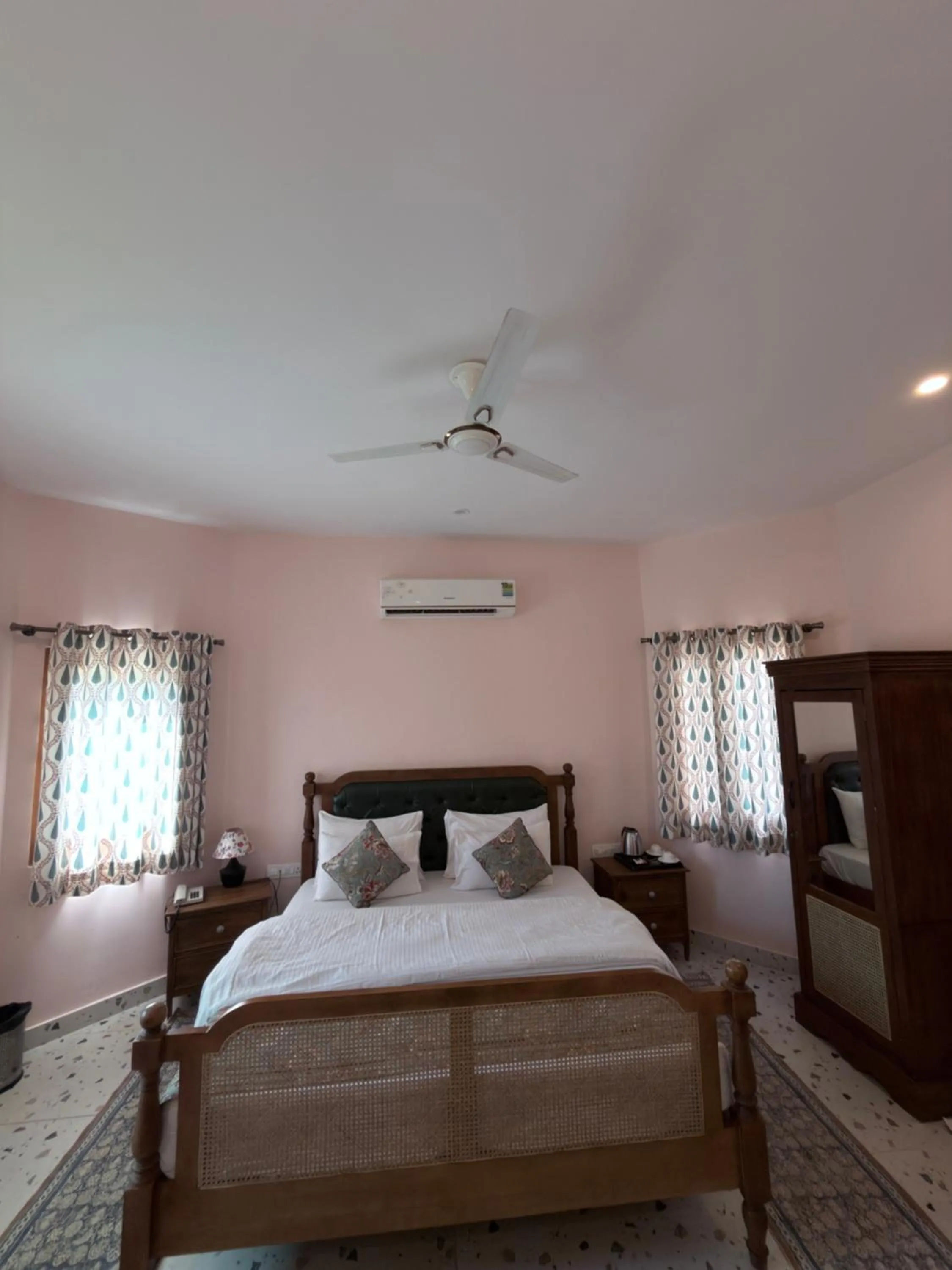 Garden view, Bed in KothiPushkar